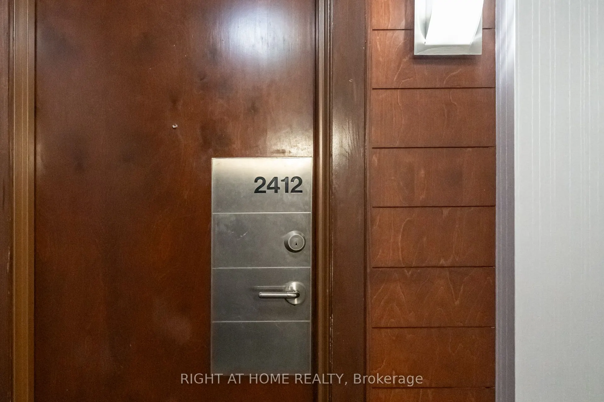 310 Burnhamthorpe Road W, #2412