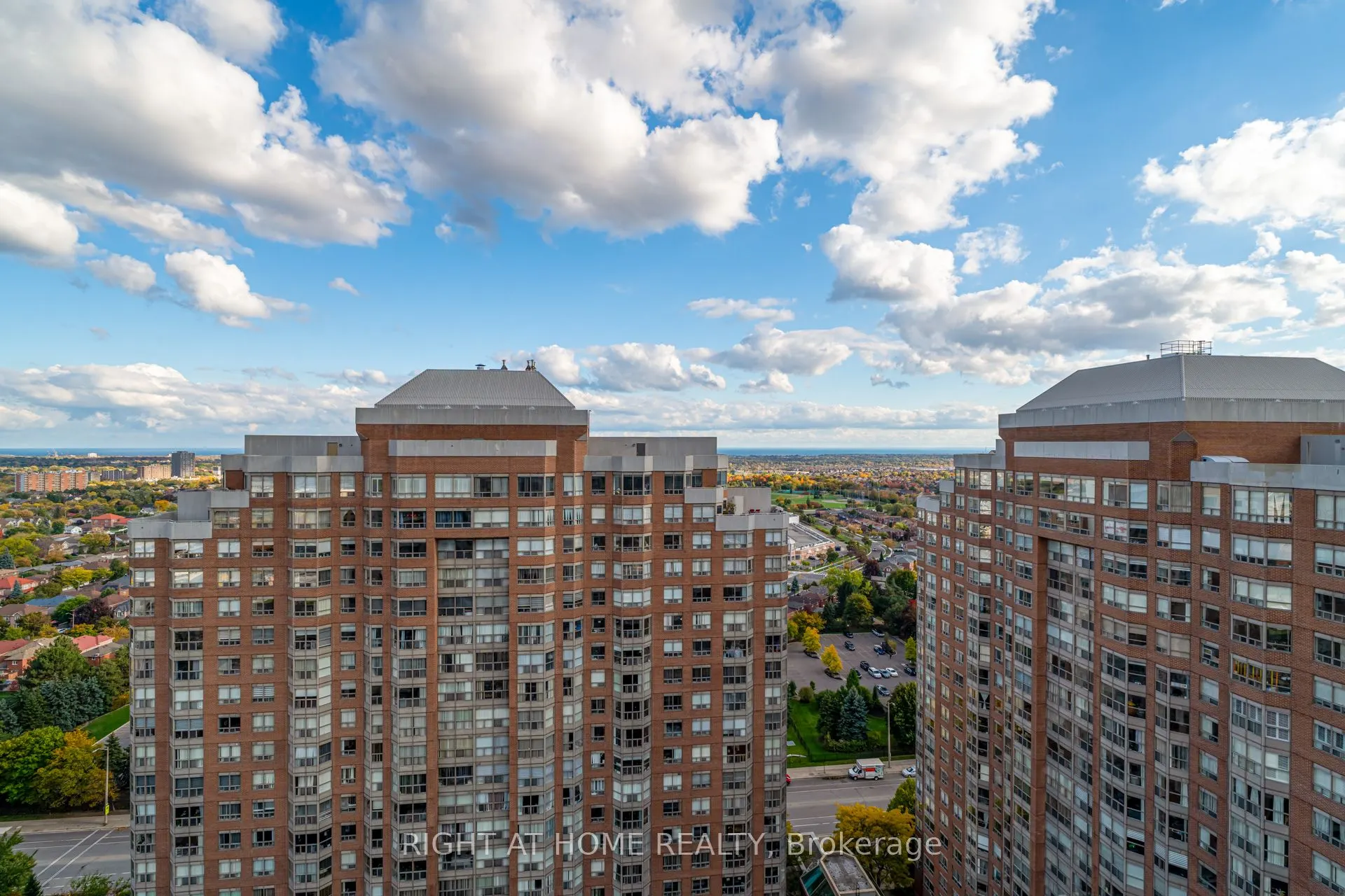 310 Burnhamthorpe Road W, #2412
