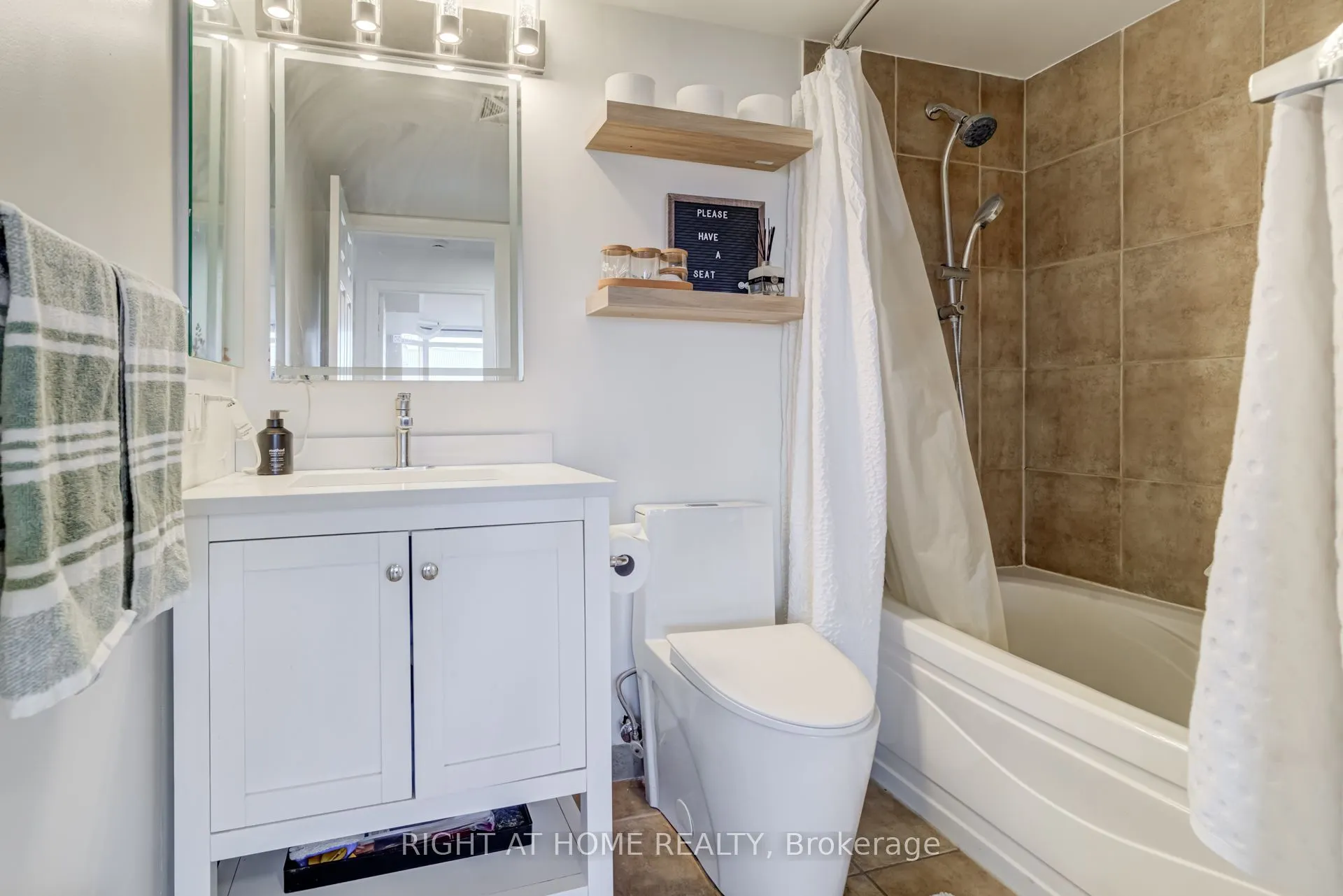310 Burnhamthorpe Road W, #2412