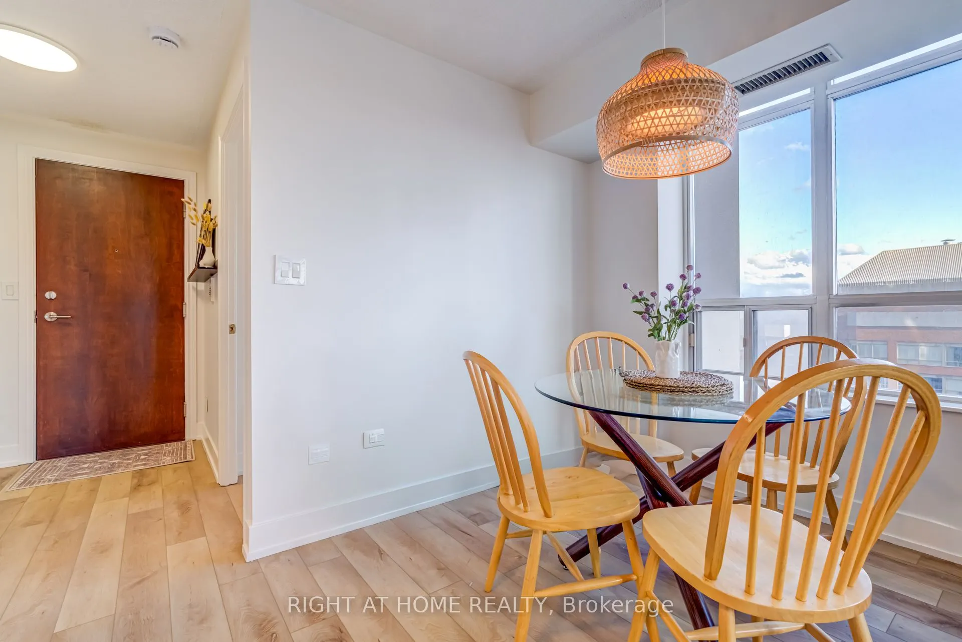 310 Burnhamthorpe Road W, #2412
