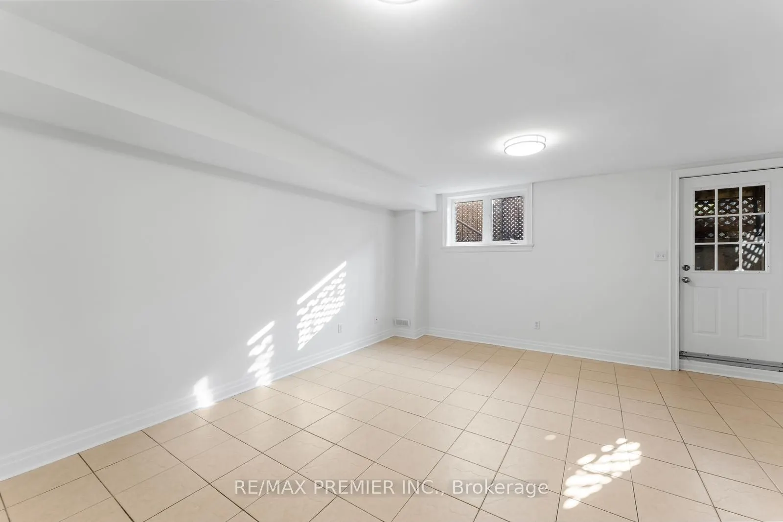 26 Algarve Crescent, #Basement