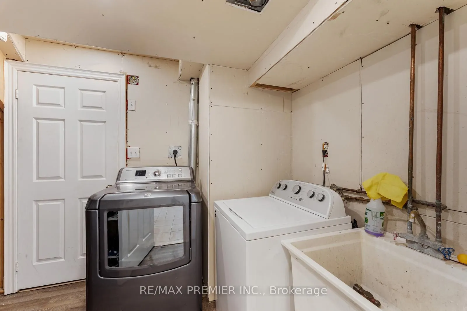 26 Algarve Crescent, #Basement