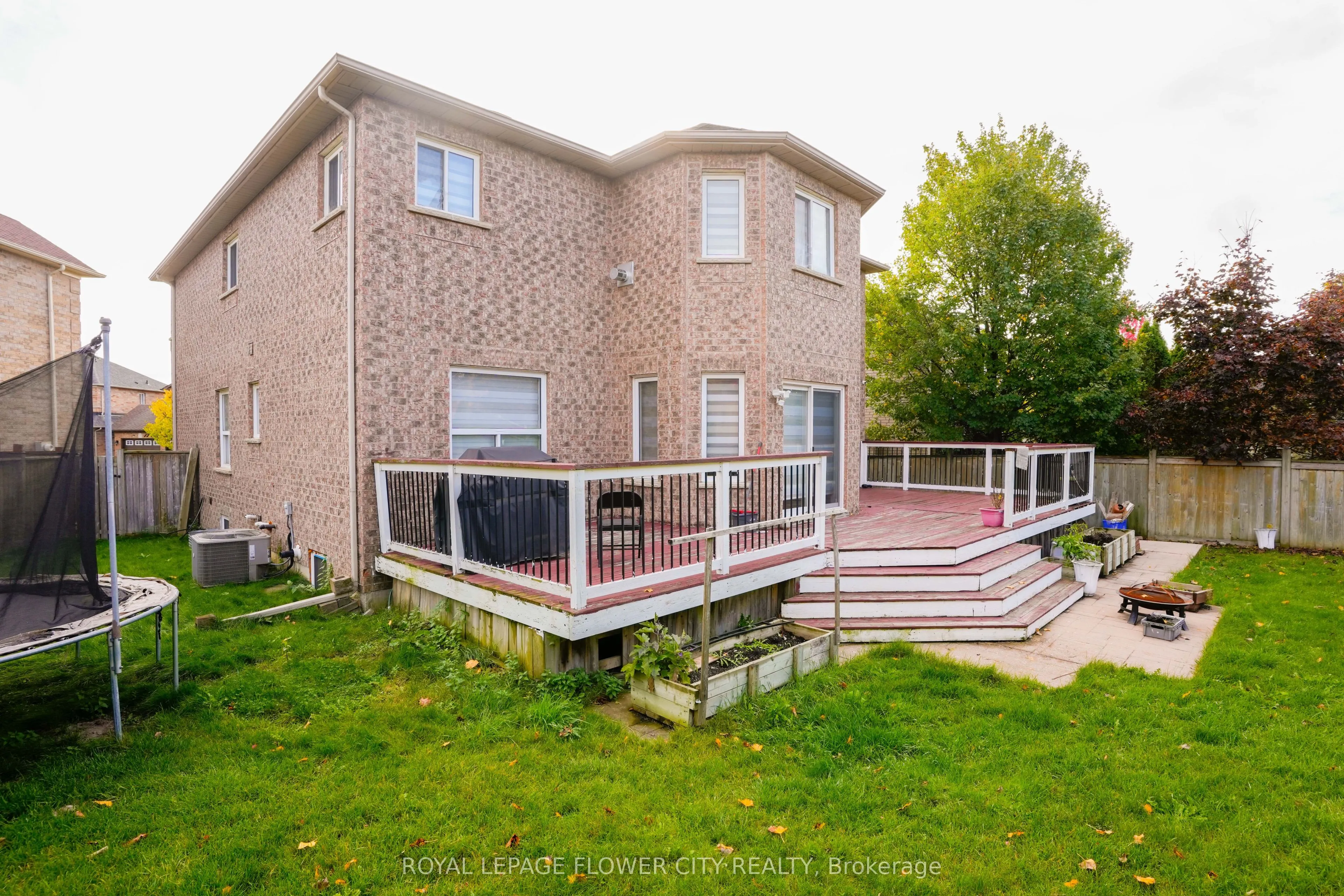 32 Courtsfield Crescent