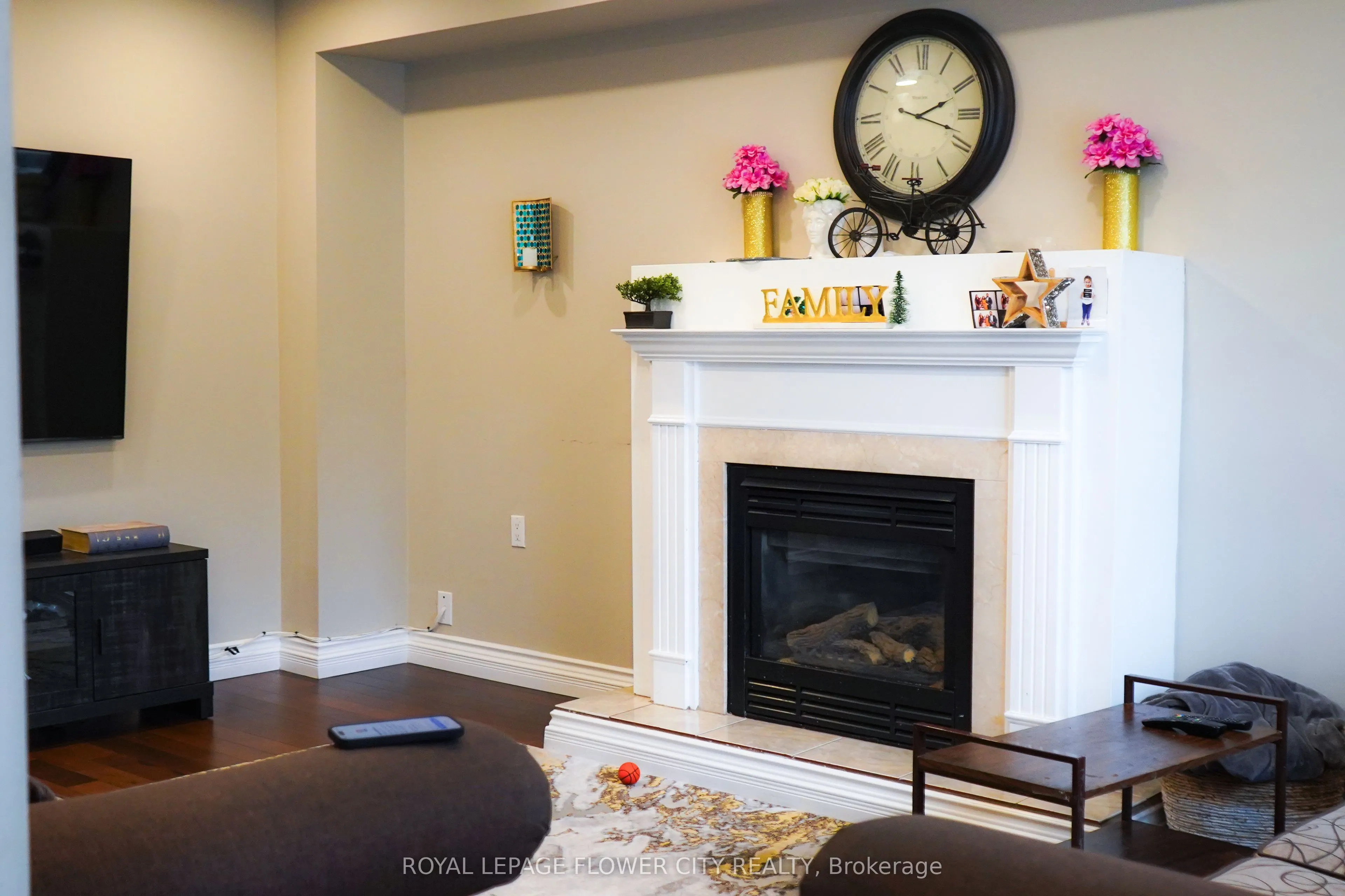 32 Courtsfield Crescent