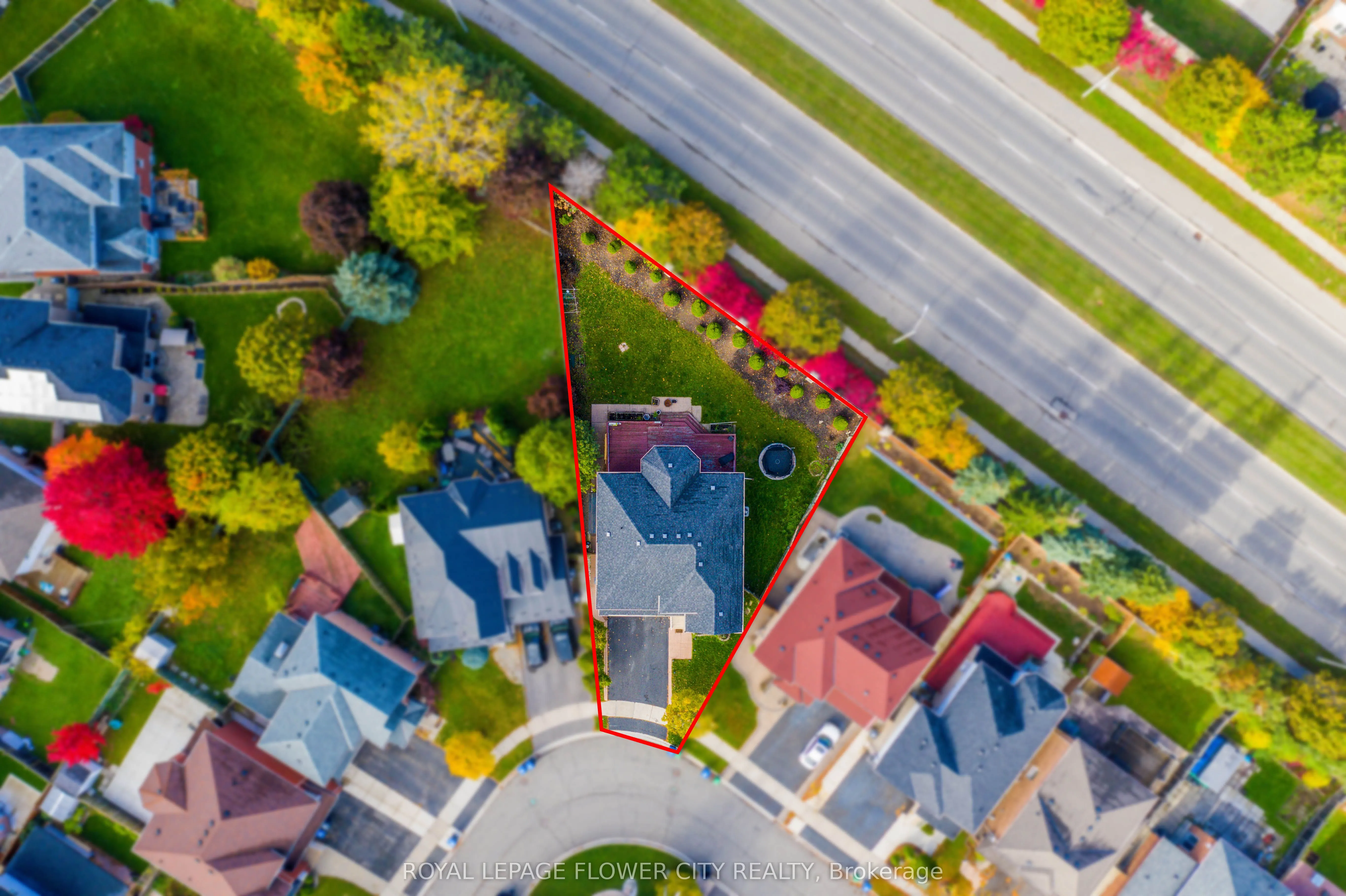32 Courtsfield Crescent