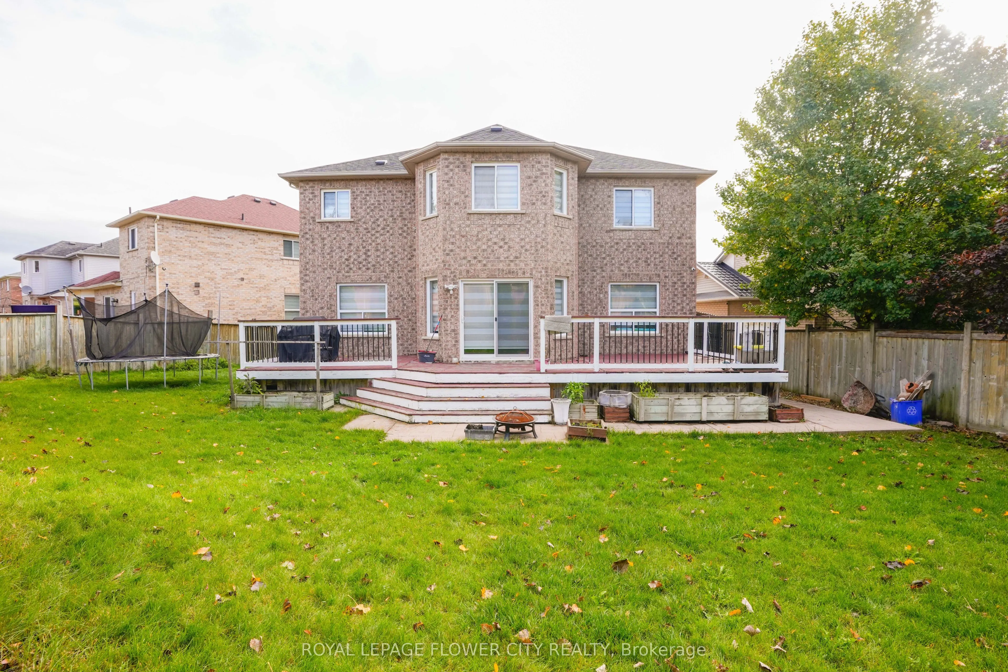 32 Courtsfield Crescent