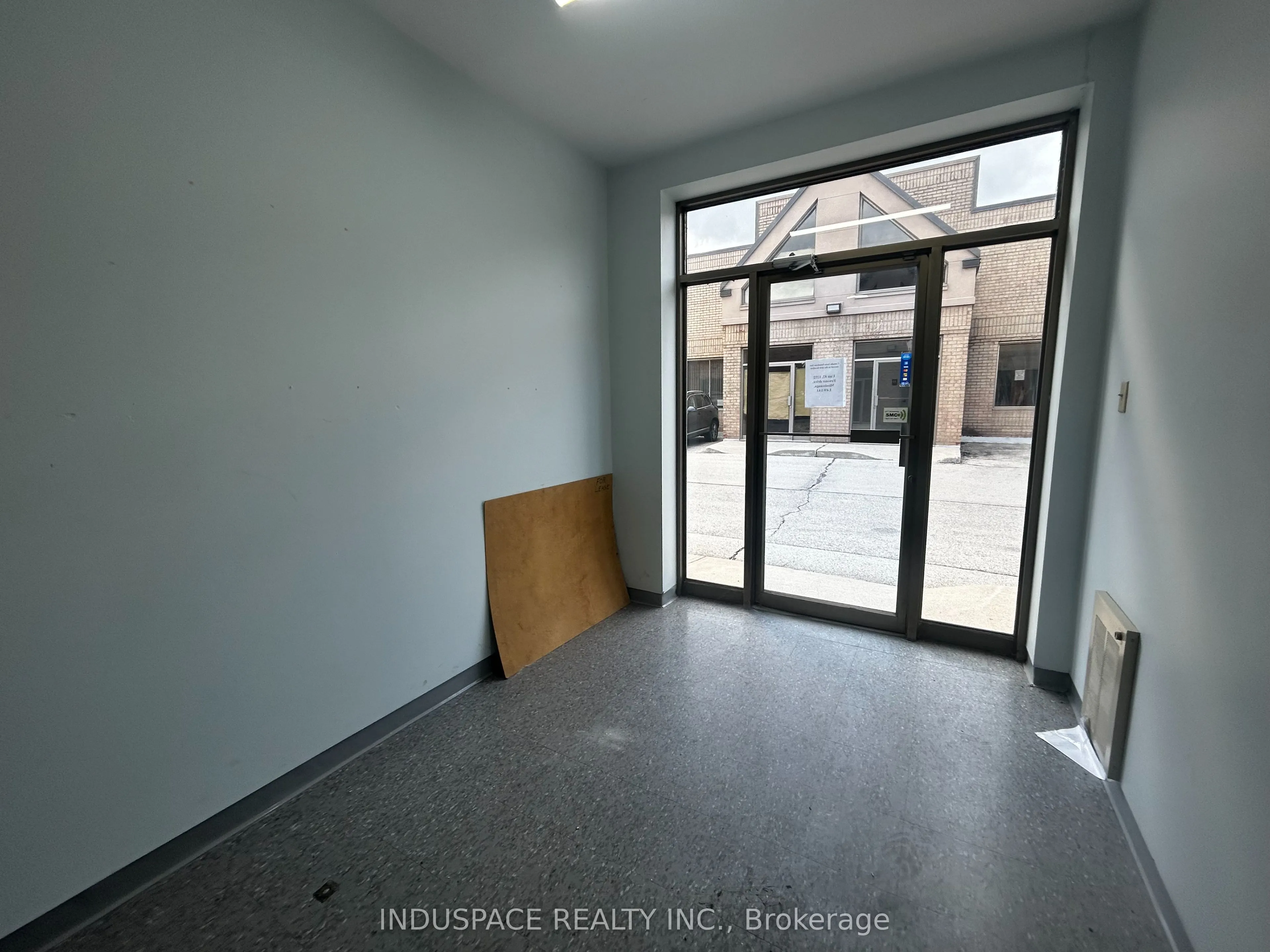 1115 Crestlawn Drive, ## C3