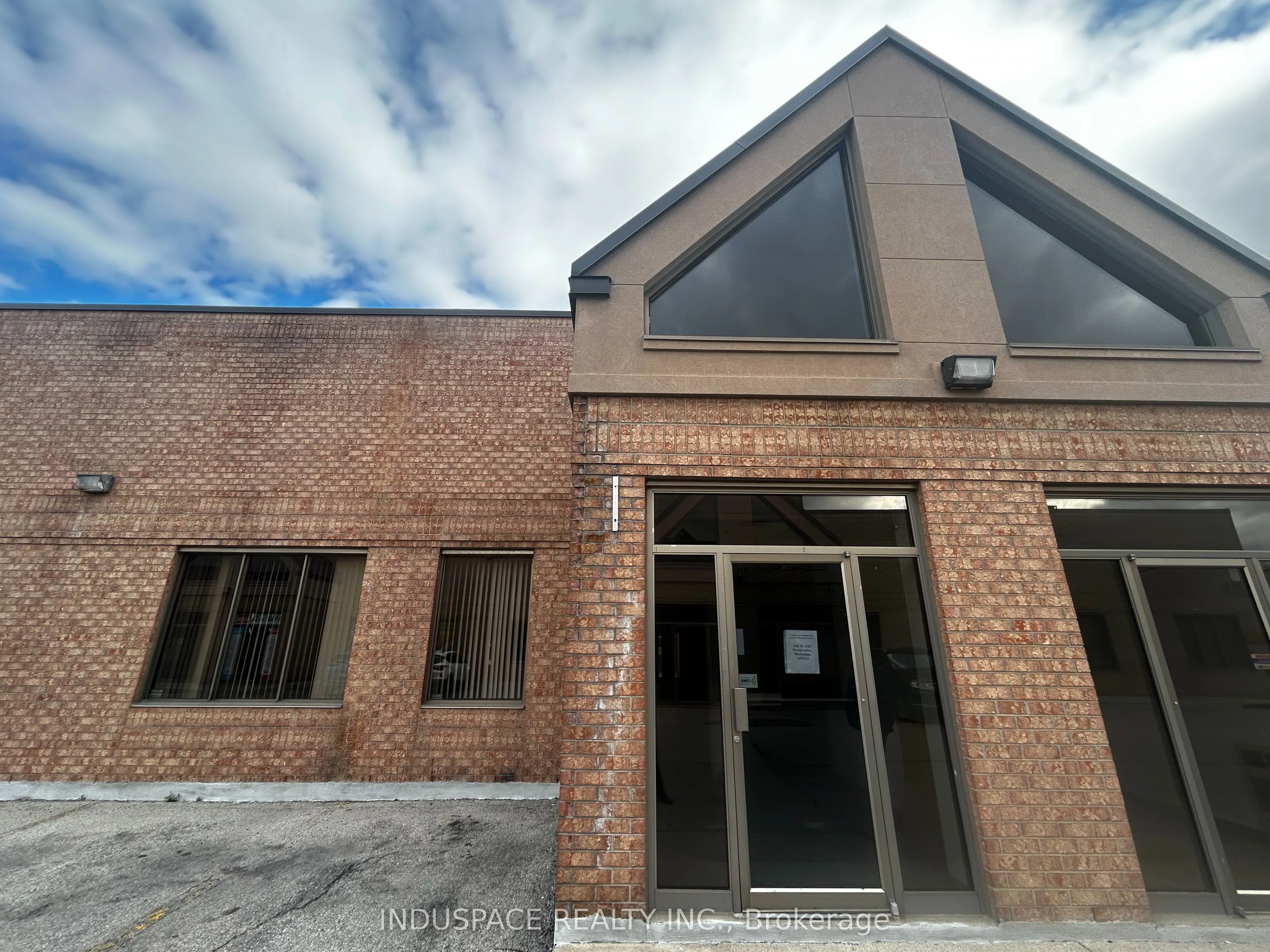 1115 Crestlawn Drive, ## C3