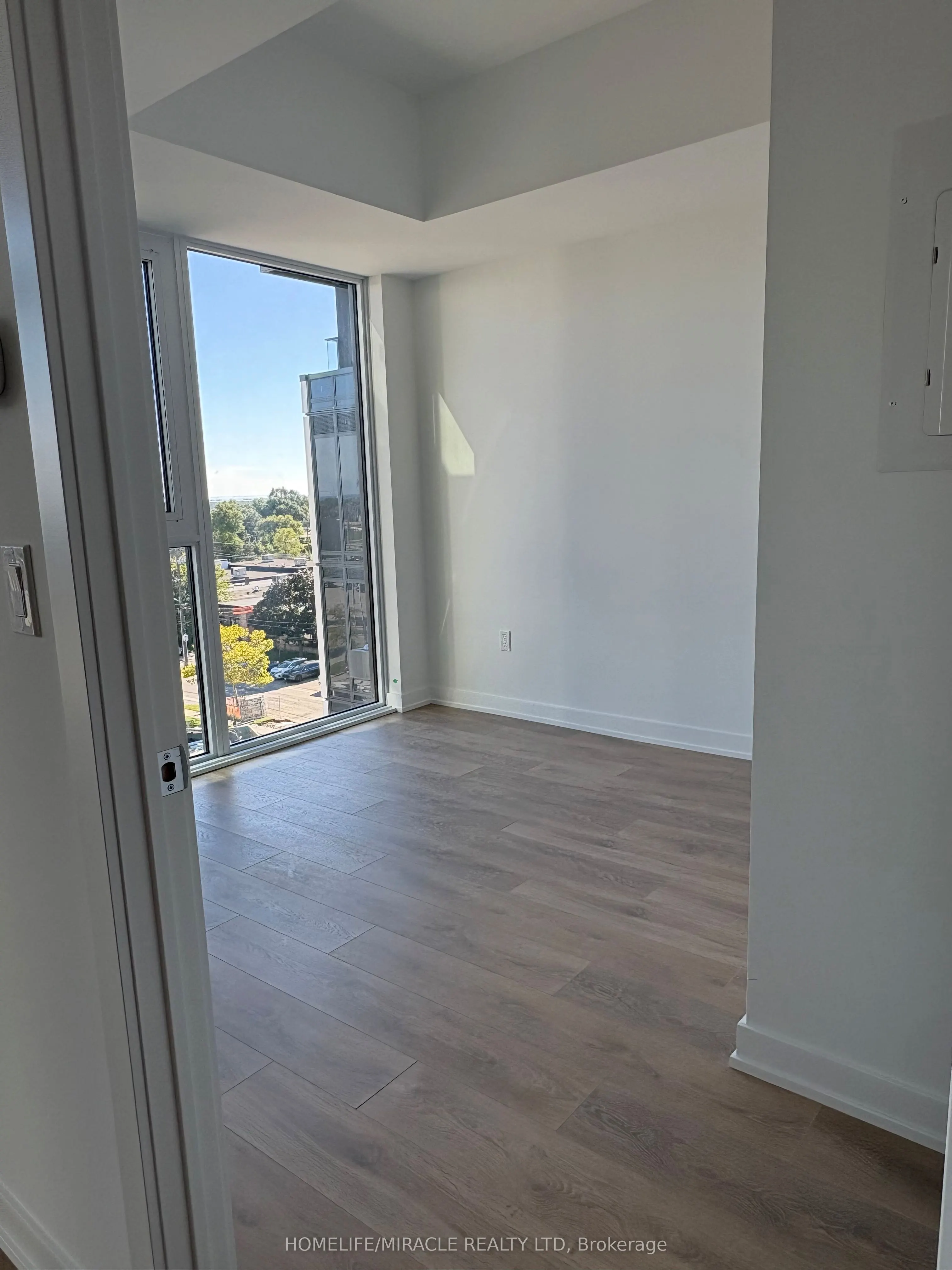 1037 The Queensway, #507