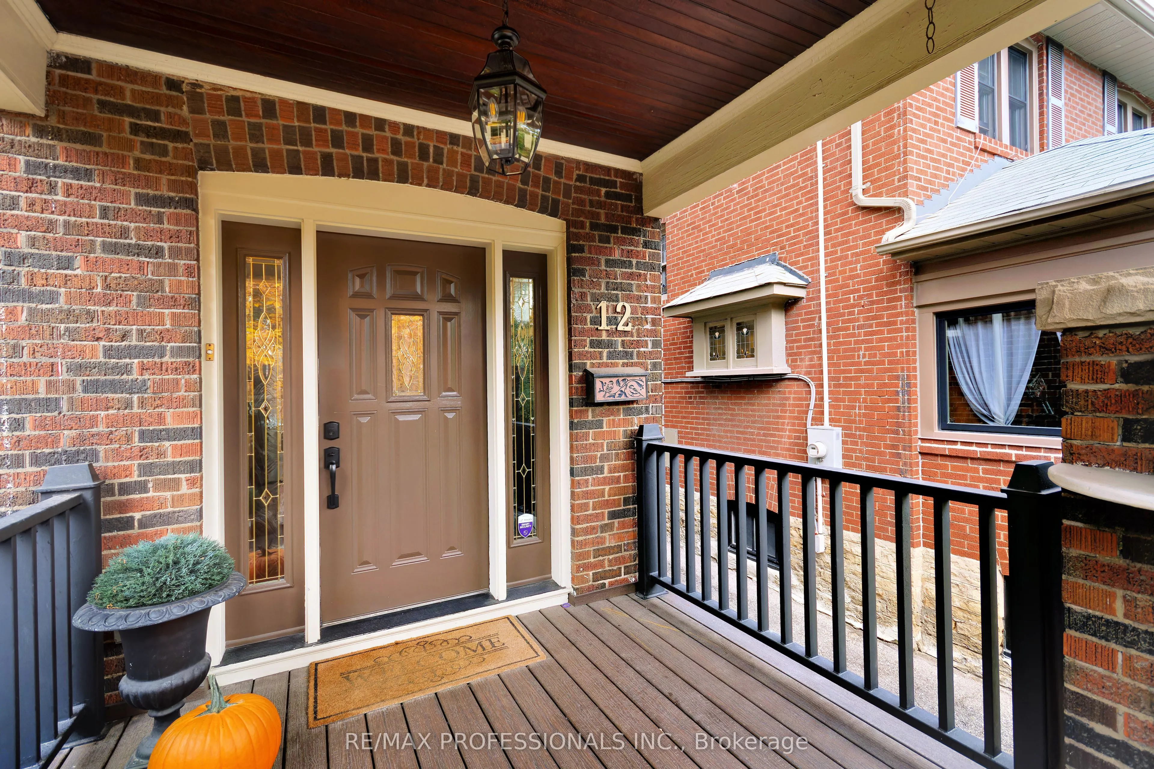 12 Glenwood Avenue
