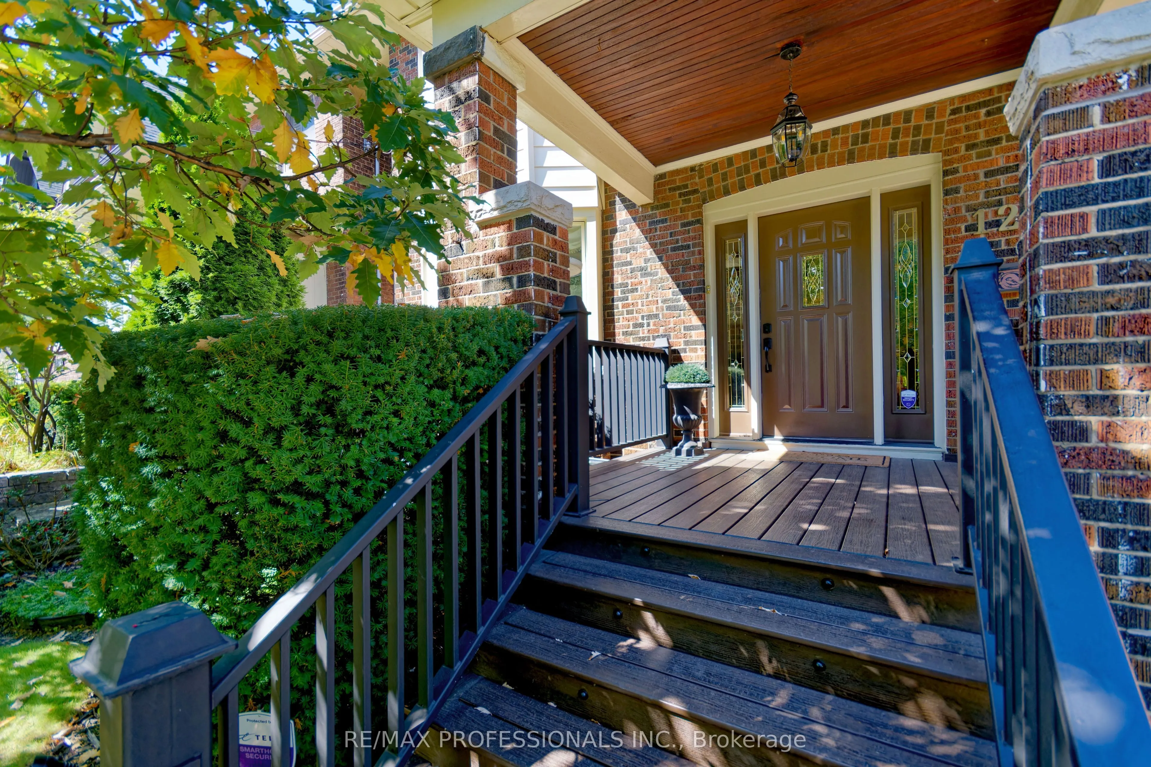 12 Glenwood Avenue