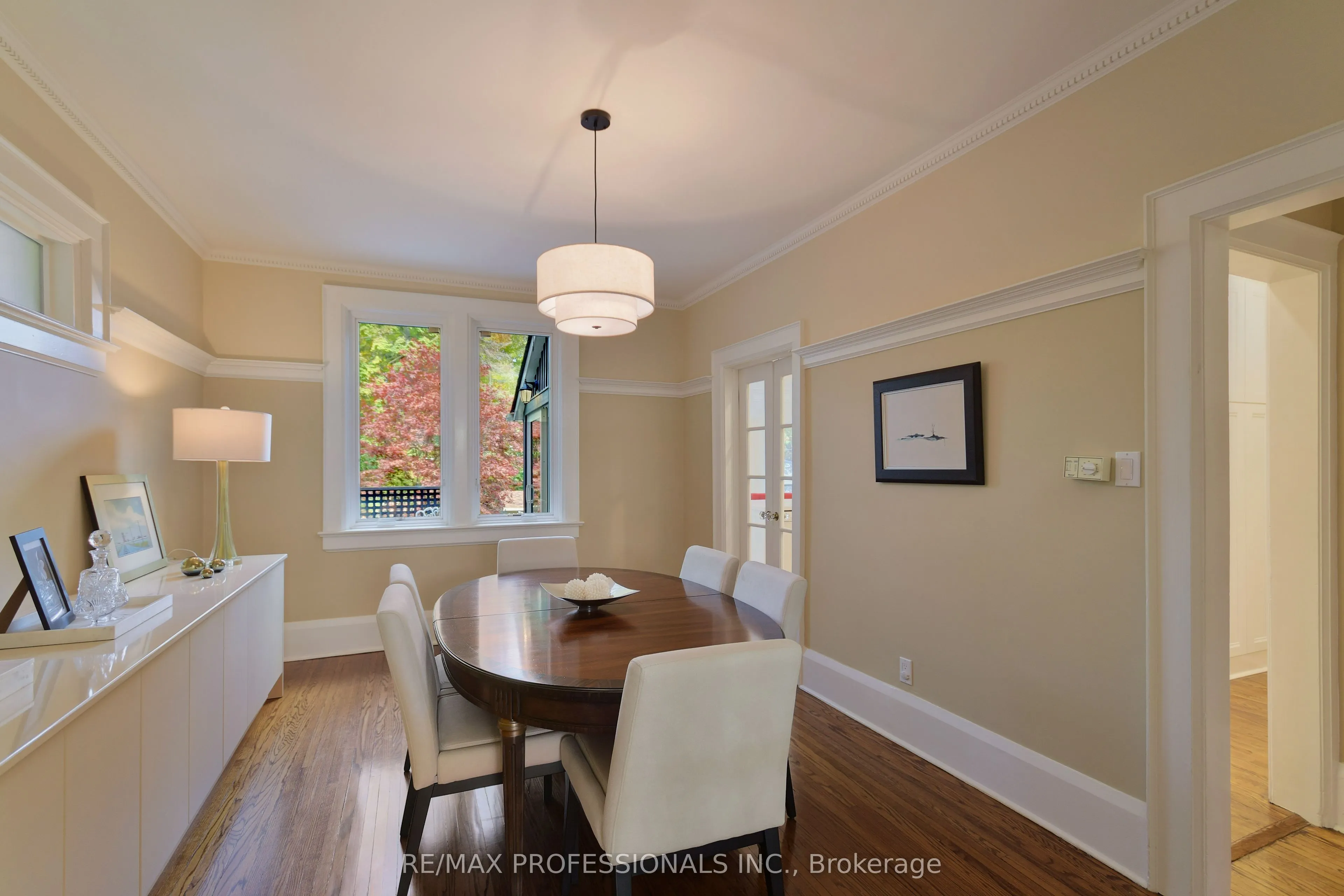 12 Glenwood Avenue