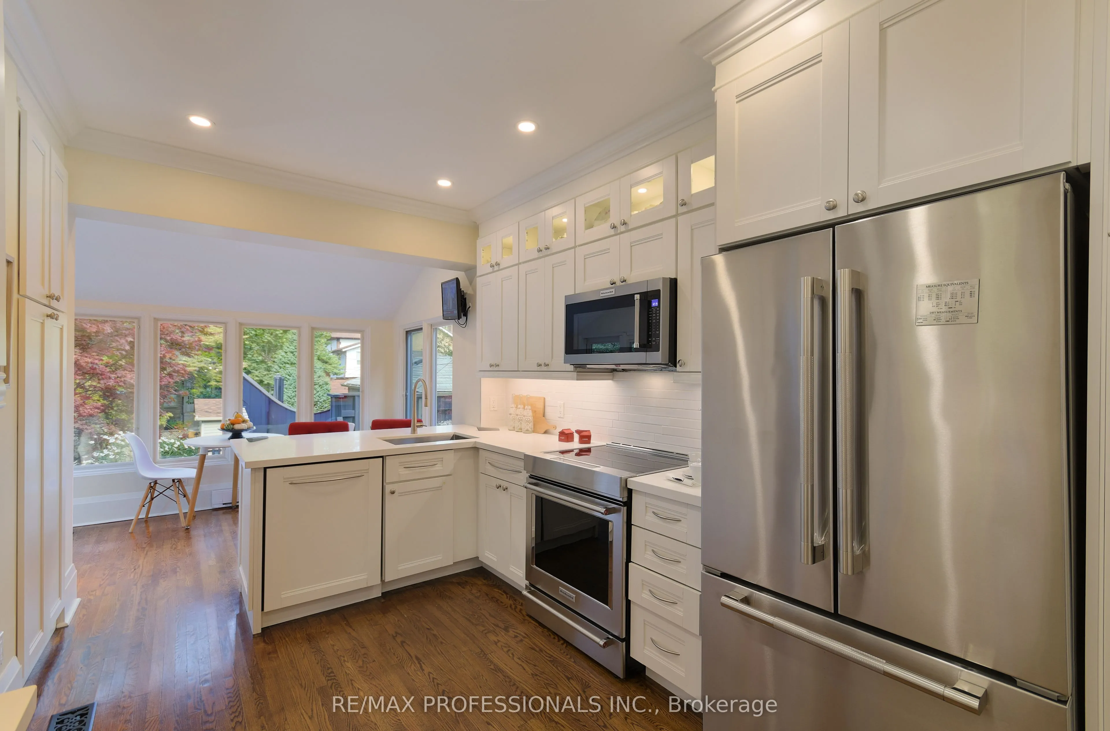 12 Glenwood Avenue