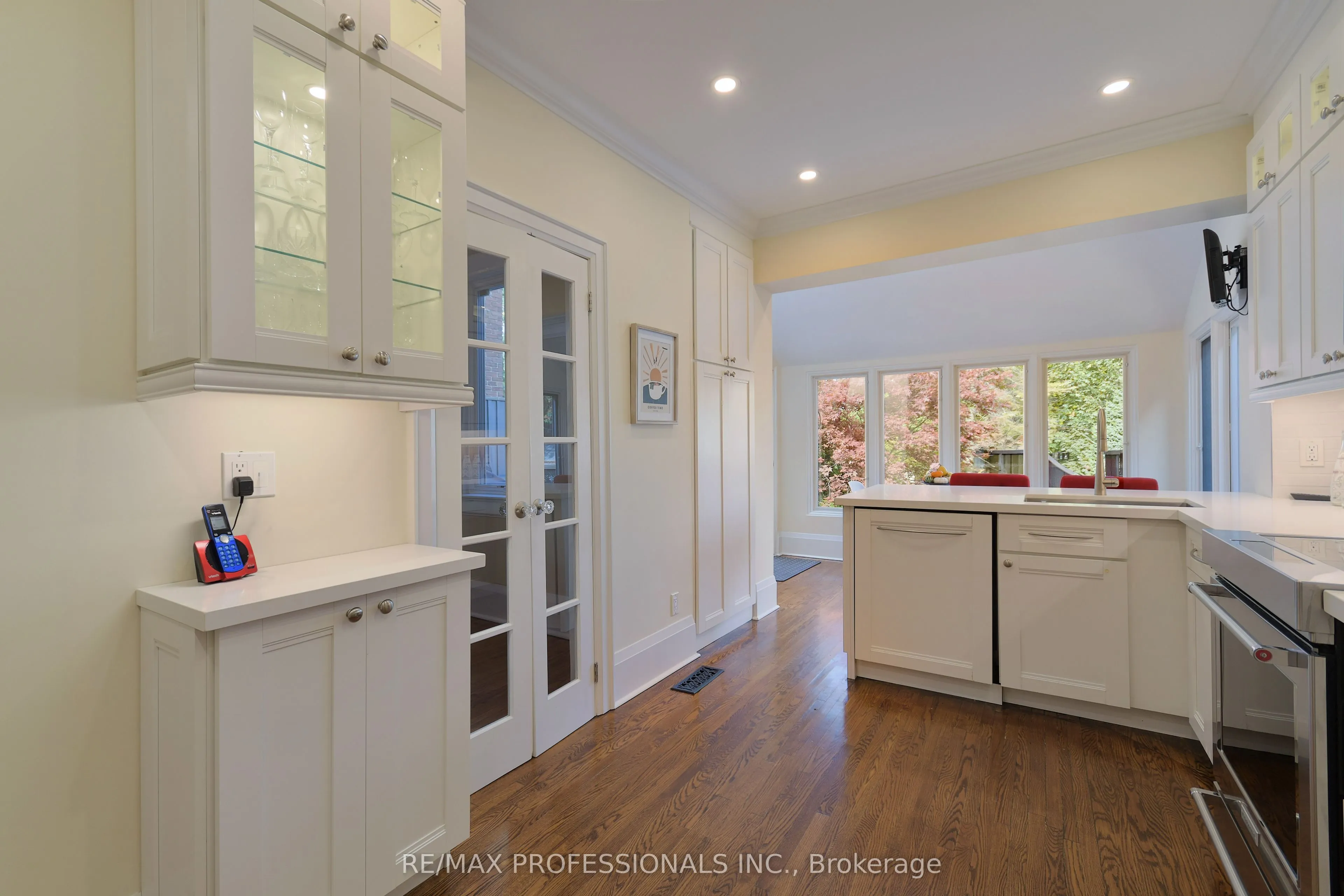 12 Glenwood Avenue
