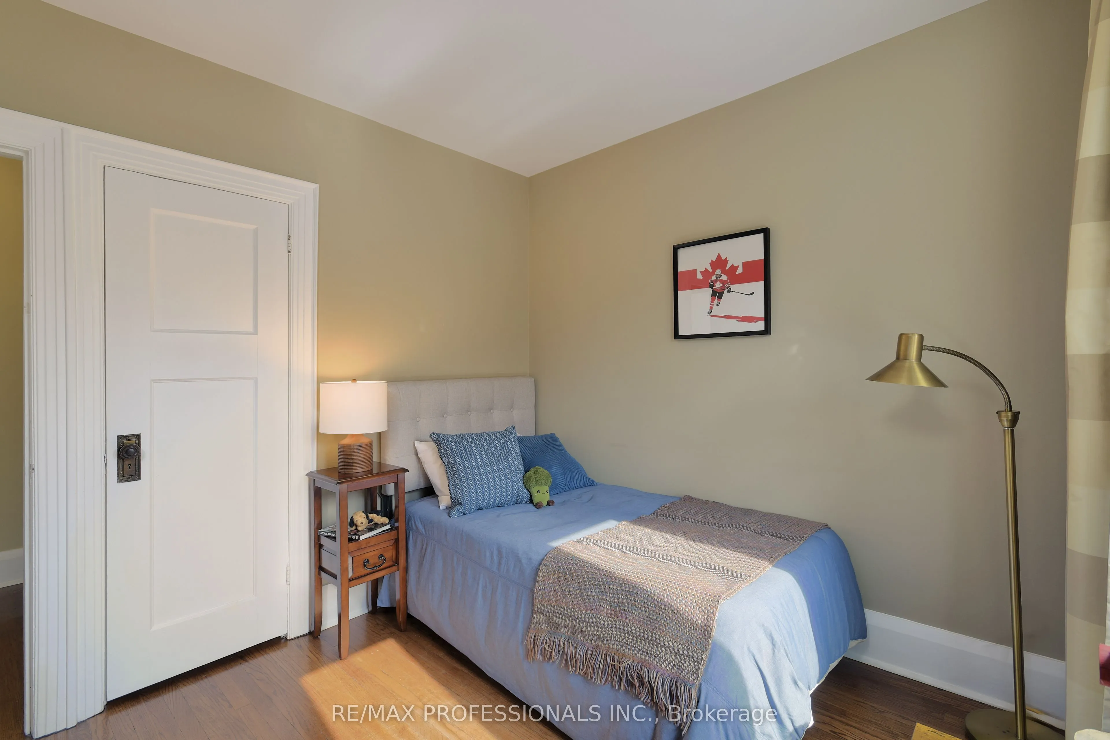 12 Glenwood Avenue