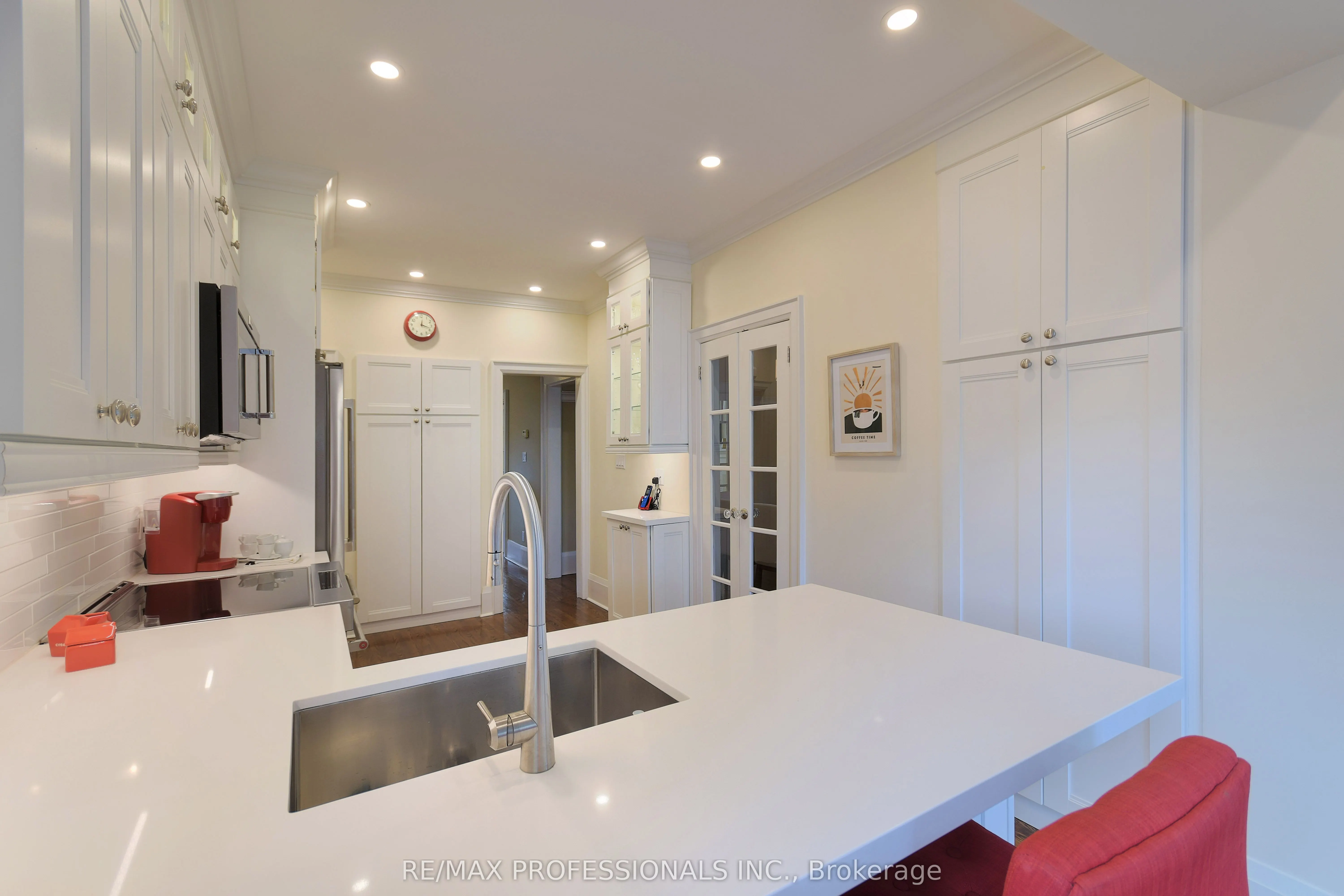 12 Glenwood Avenue