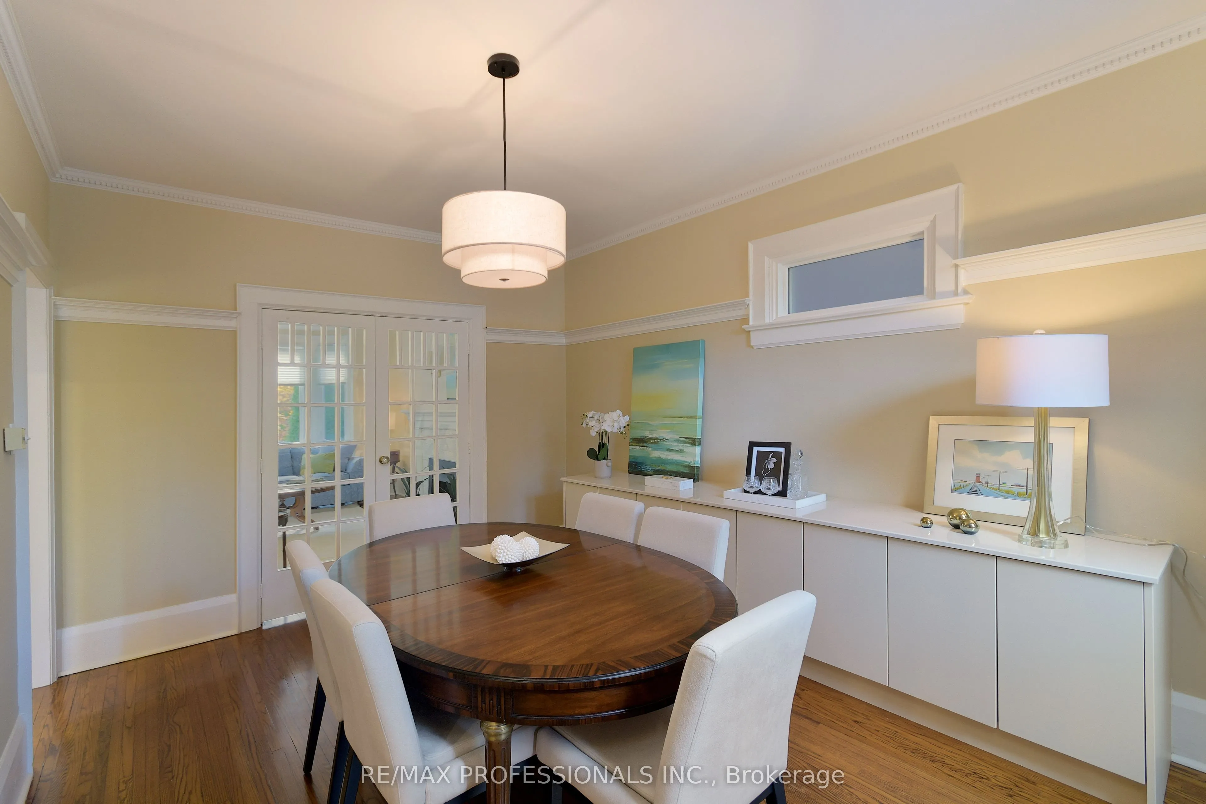 12 Glenwood Avenue