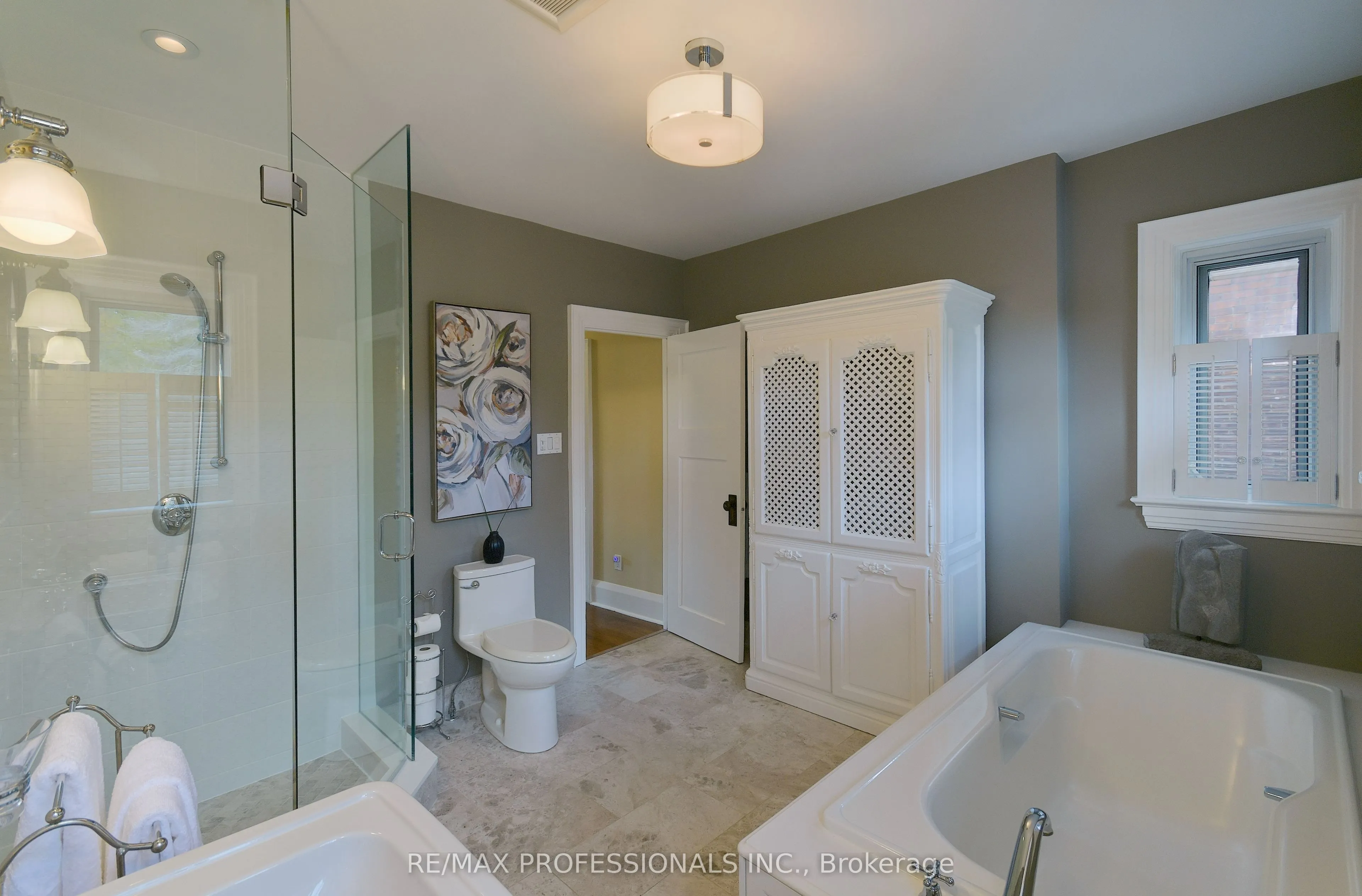 12 Glenwood Avenue