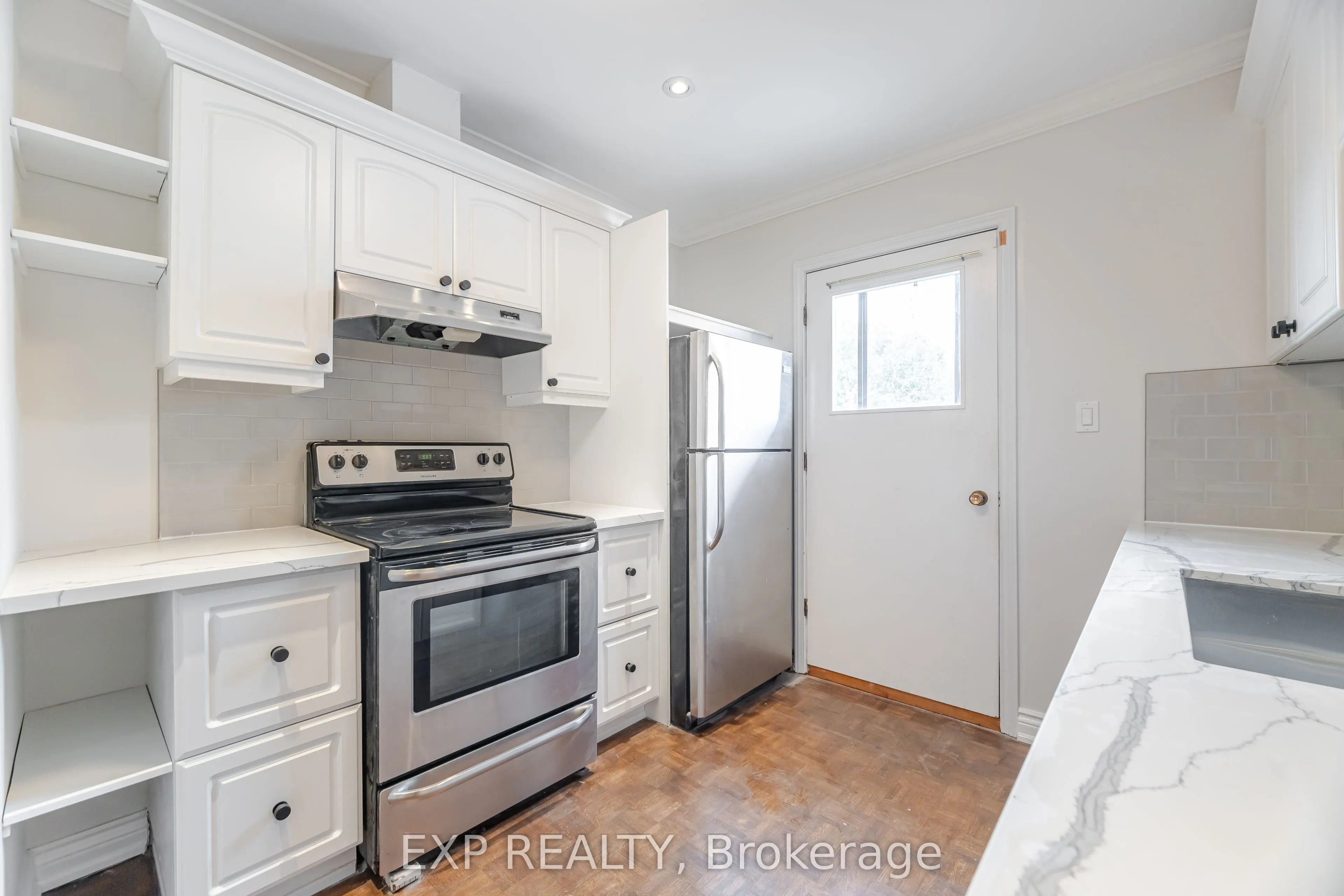 84 Earlscourt Avenue, #2nd and 3rd Floor