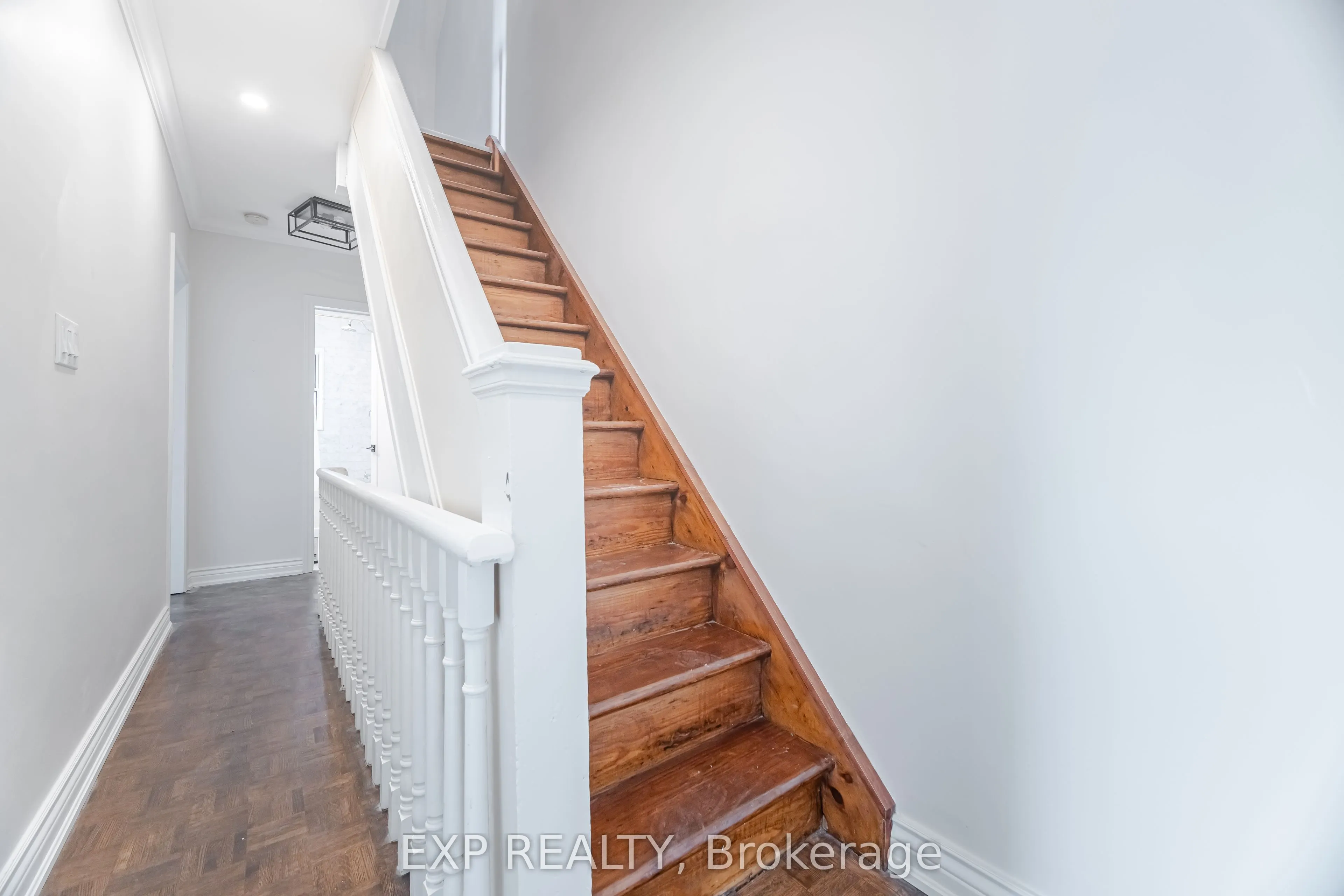 84 Earlscourt Avenue, #2nd and 3rd Floor