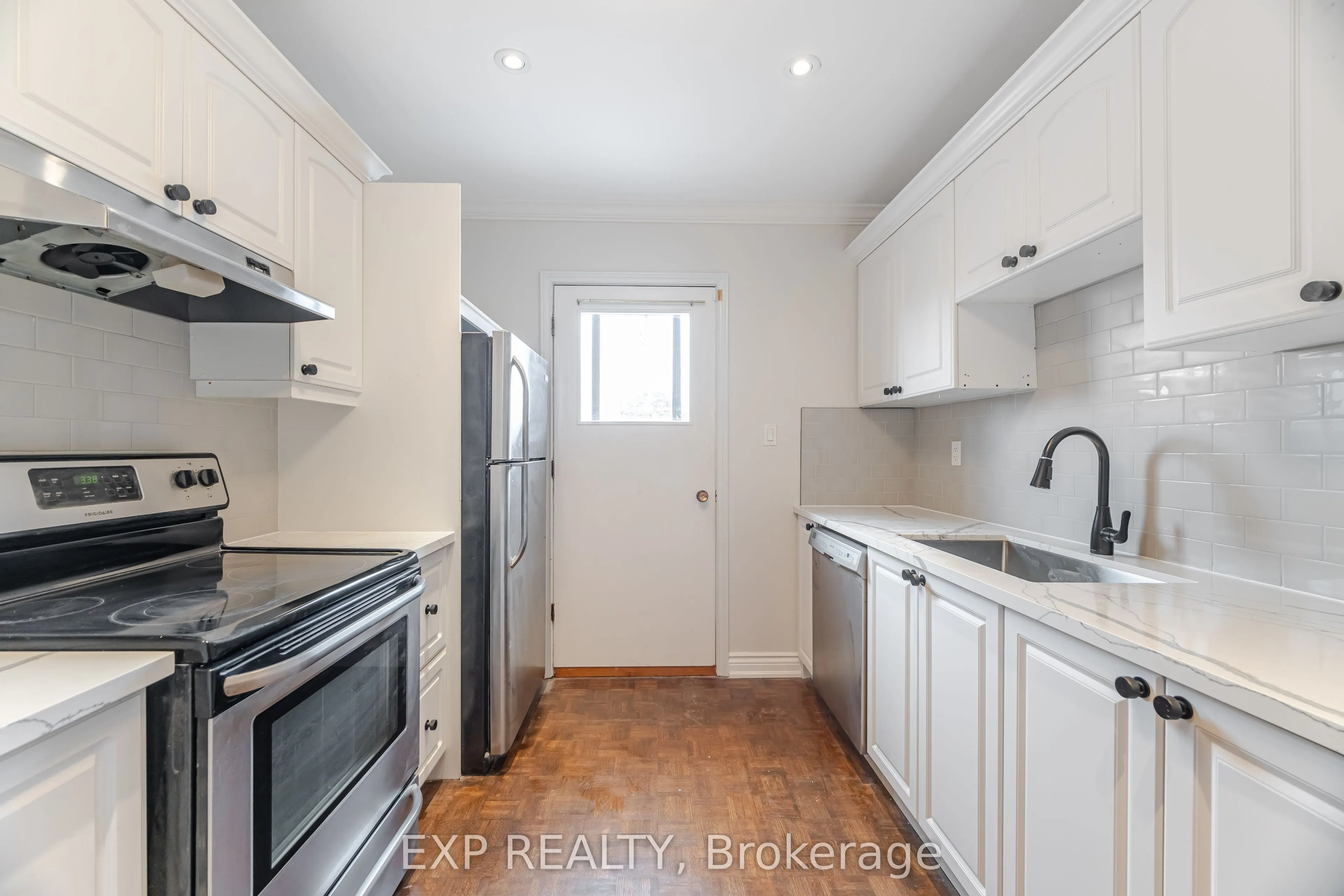 84 Earlscourt Avenue, #2nd and 3rd Floor