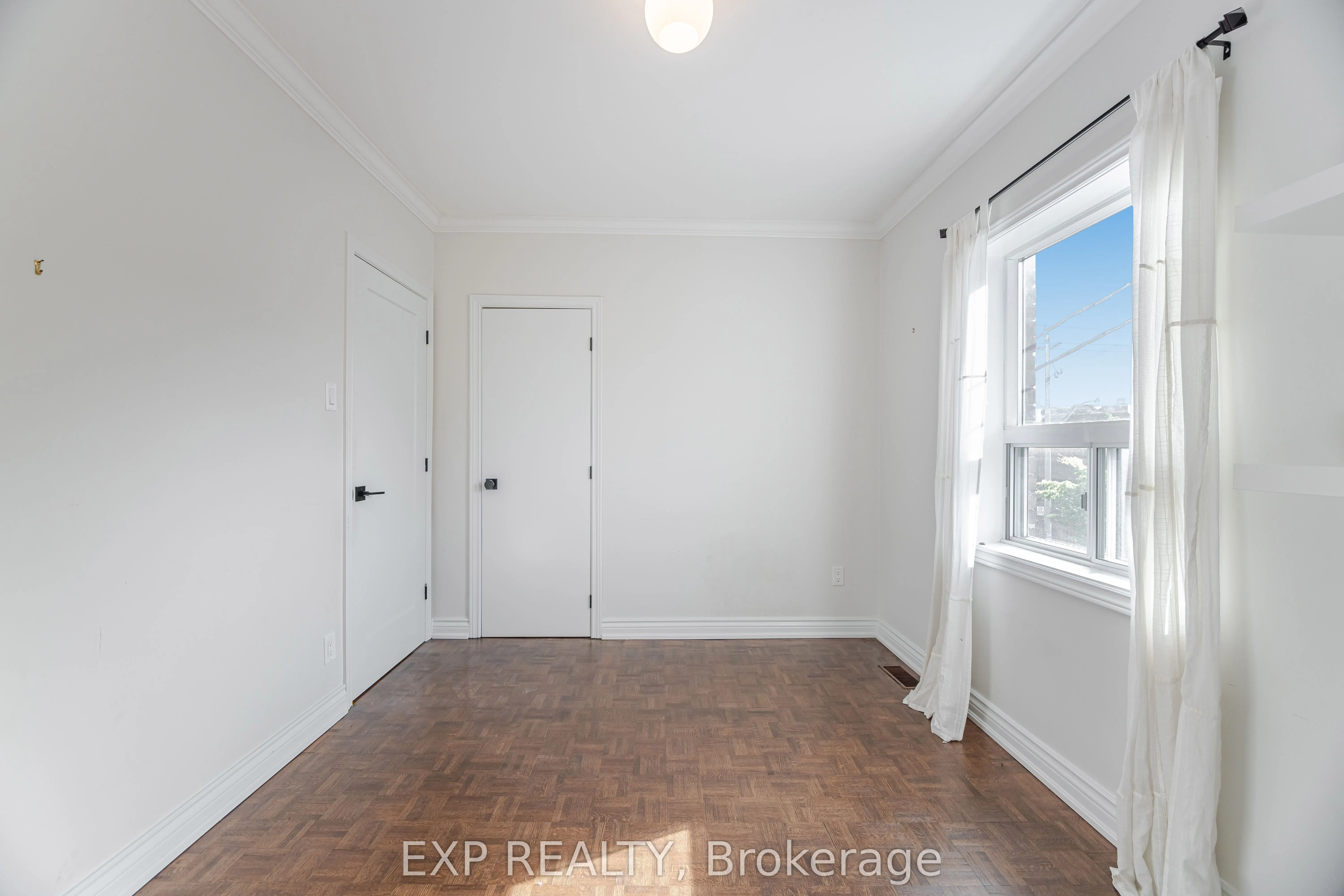 84 Earlscourt Avenue, #2nd and 3rd Floor