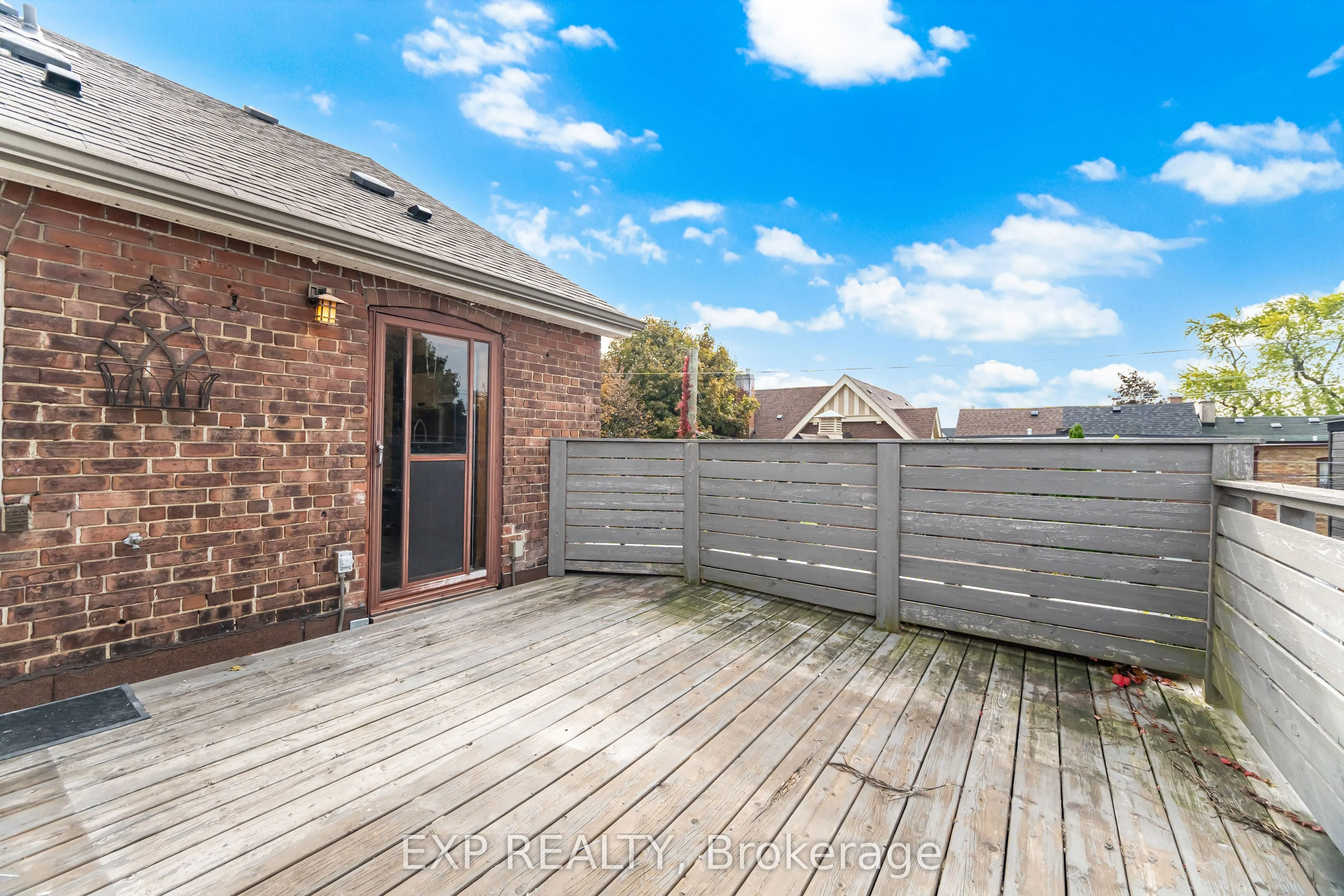 84 Earlscourt Avenue, #2nd and 3rd Floor