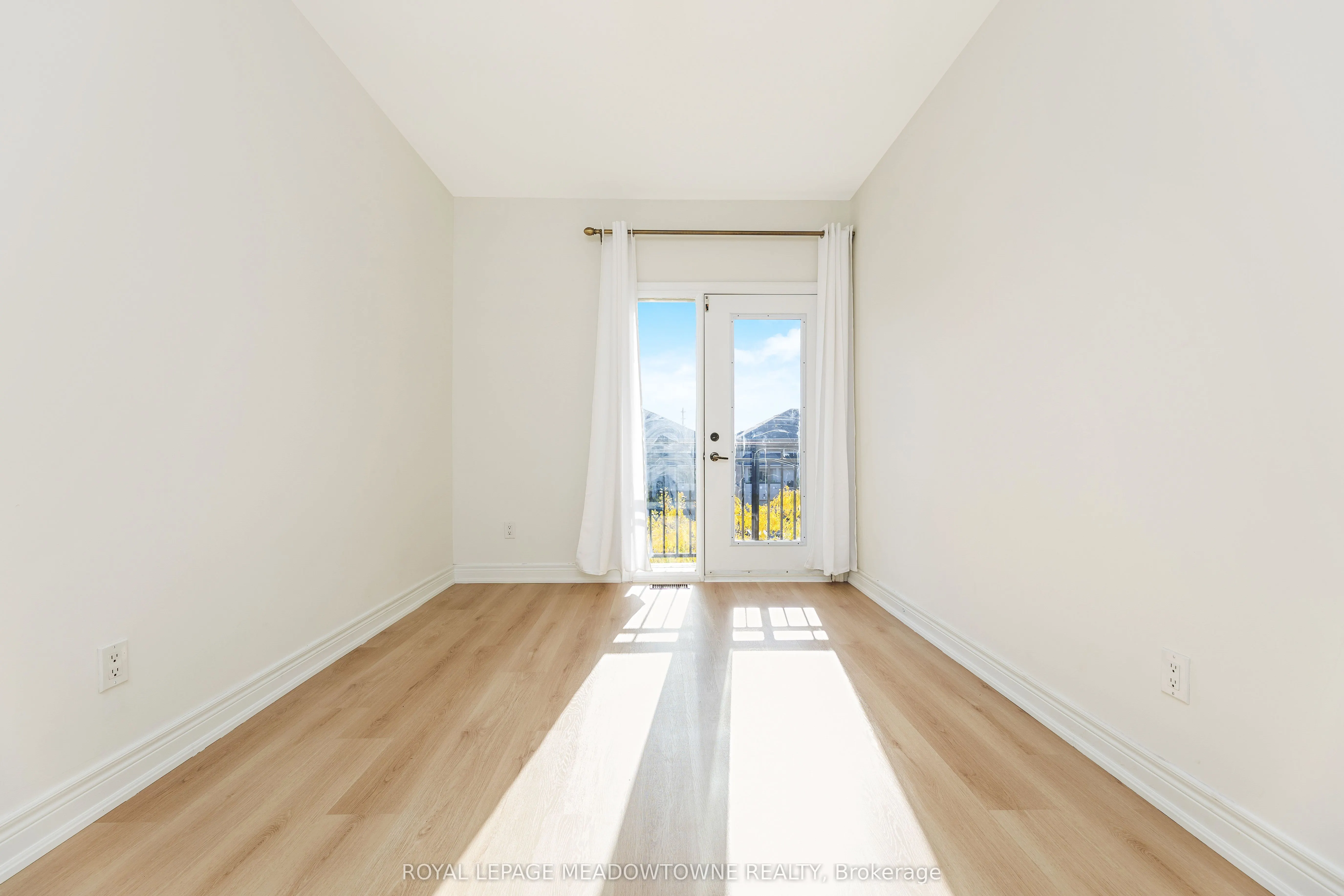 9105 Derry Road W, #Upper