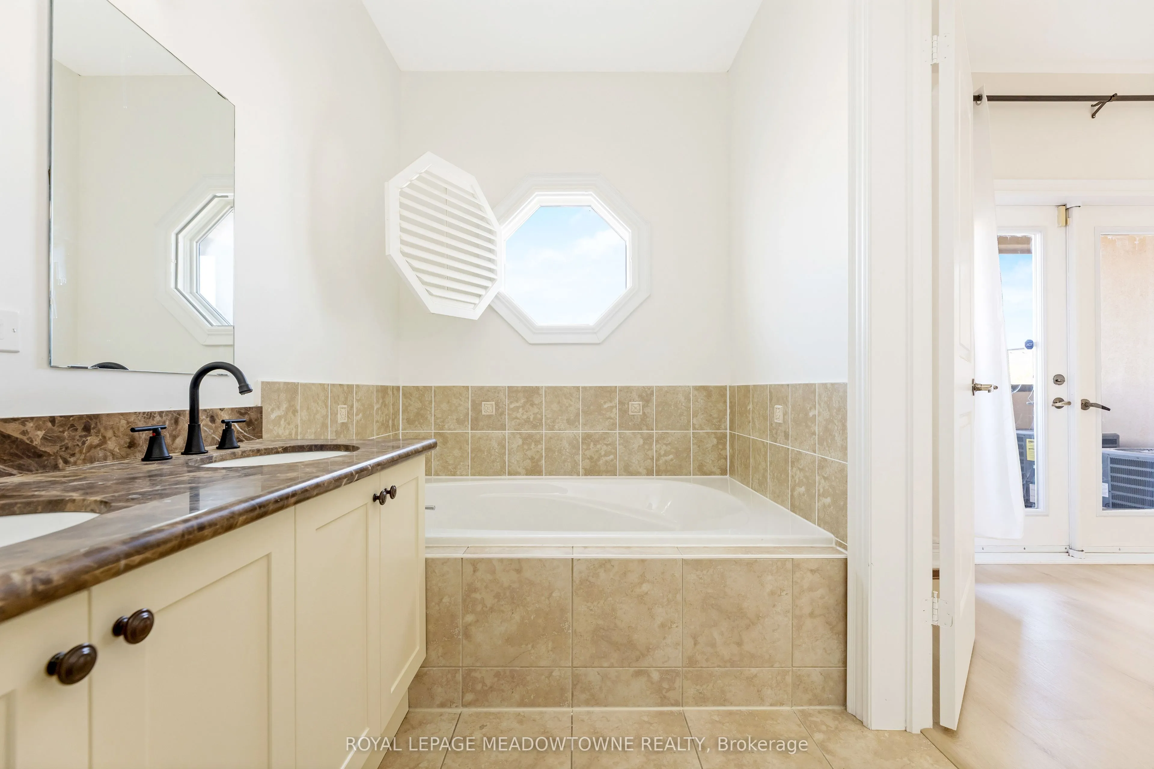 9105 Derry Road W, #Upper