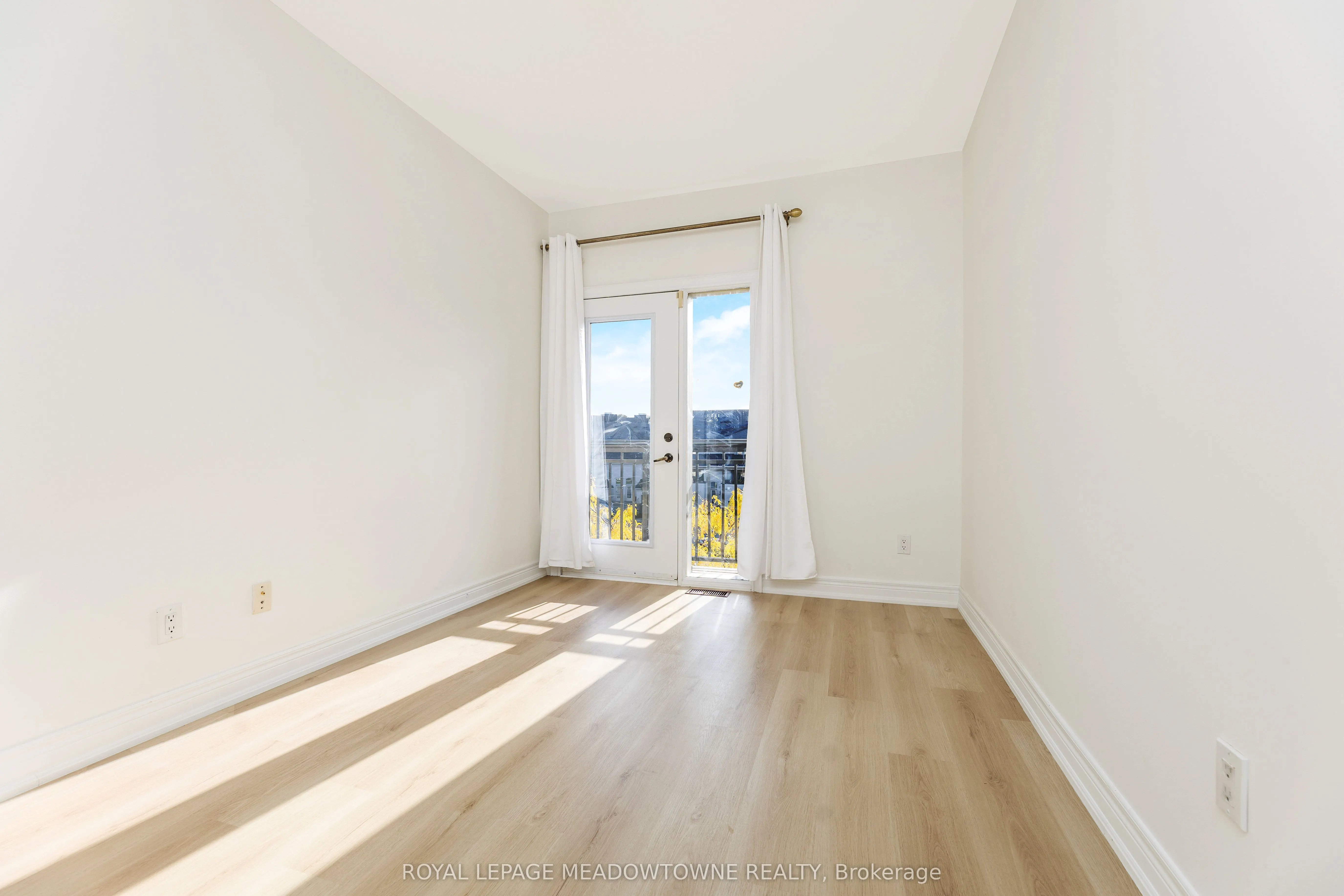 9105 Derry Road W, #Upper