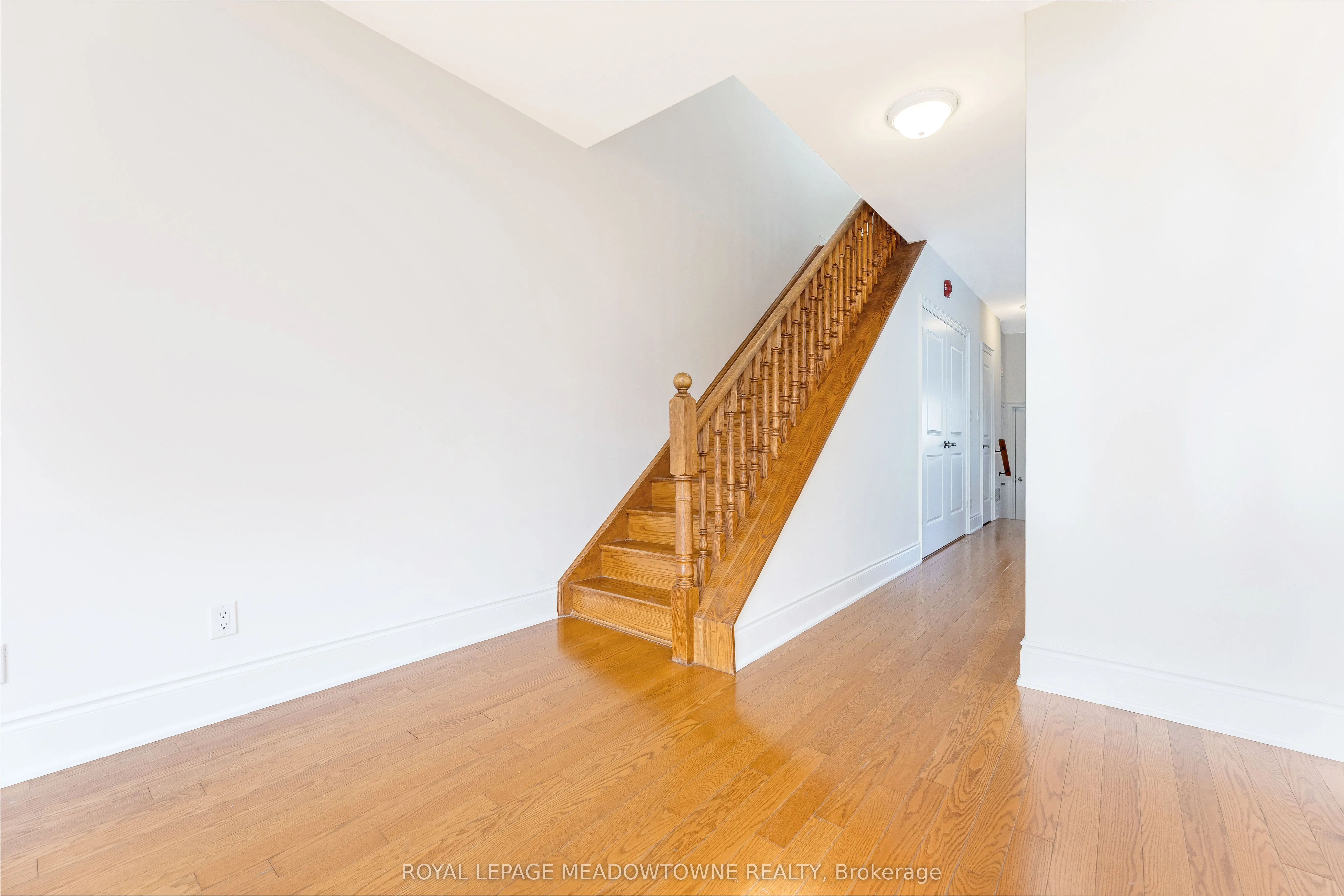 9105 Derry Road W, #Upper