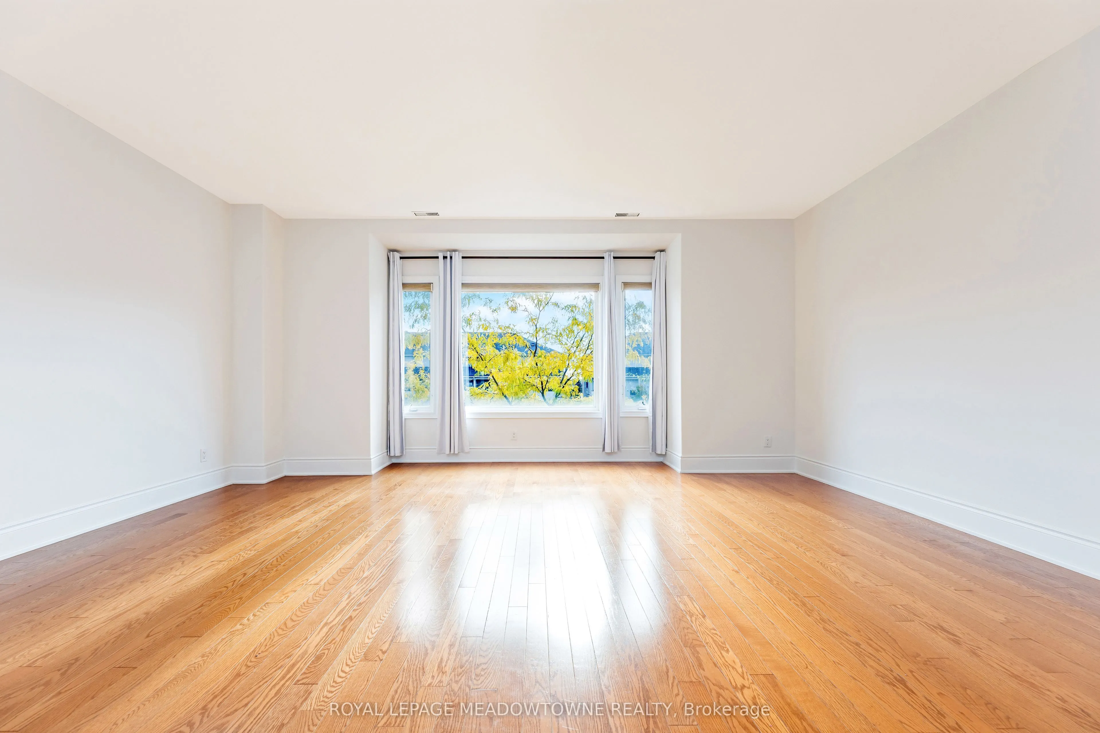 9105 Derry Road W, #Upper