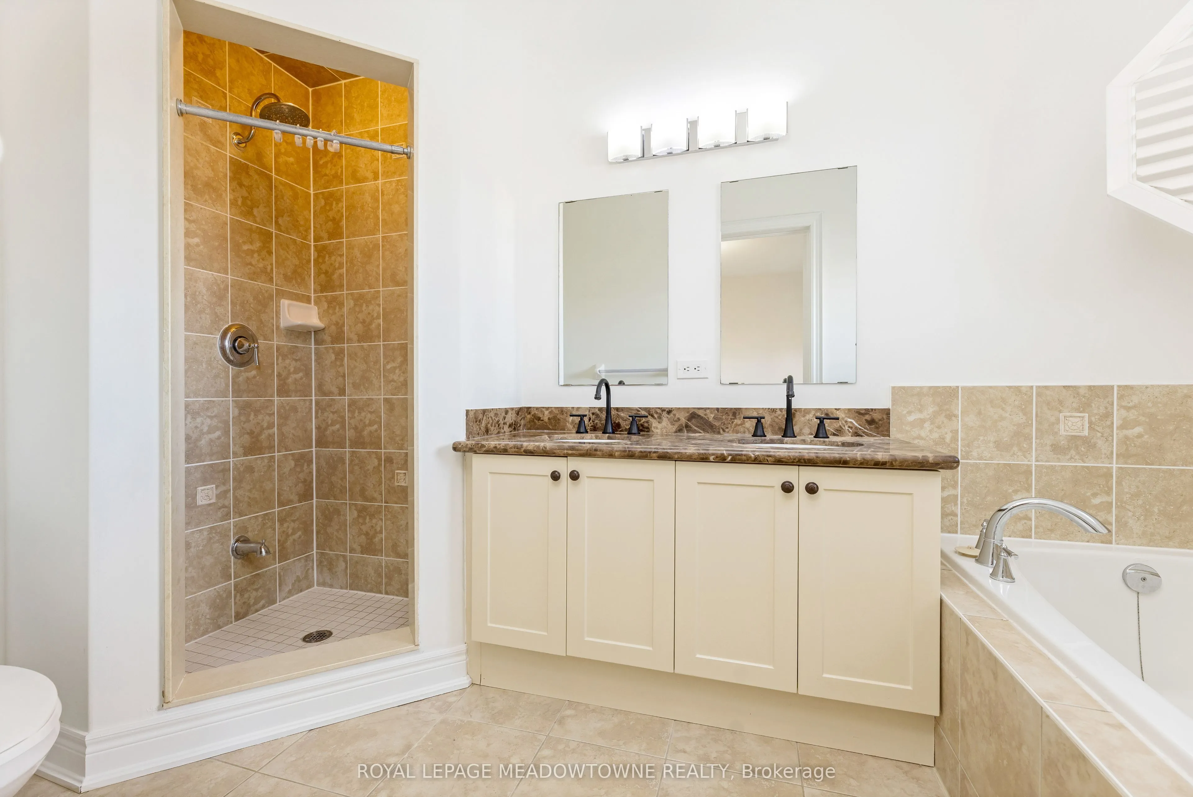 9105 Derry Road W, #Upper