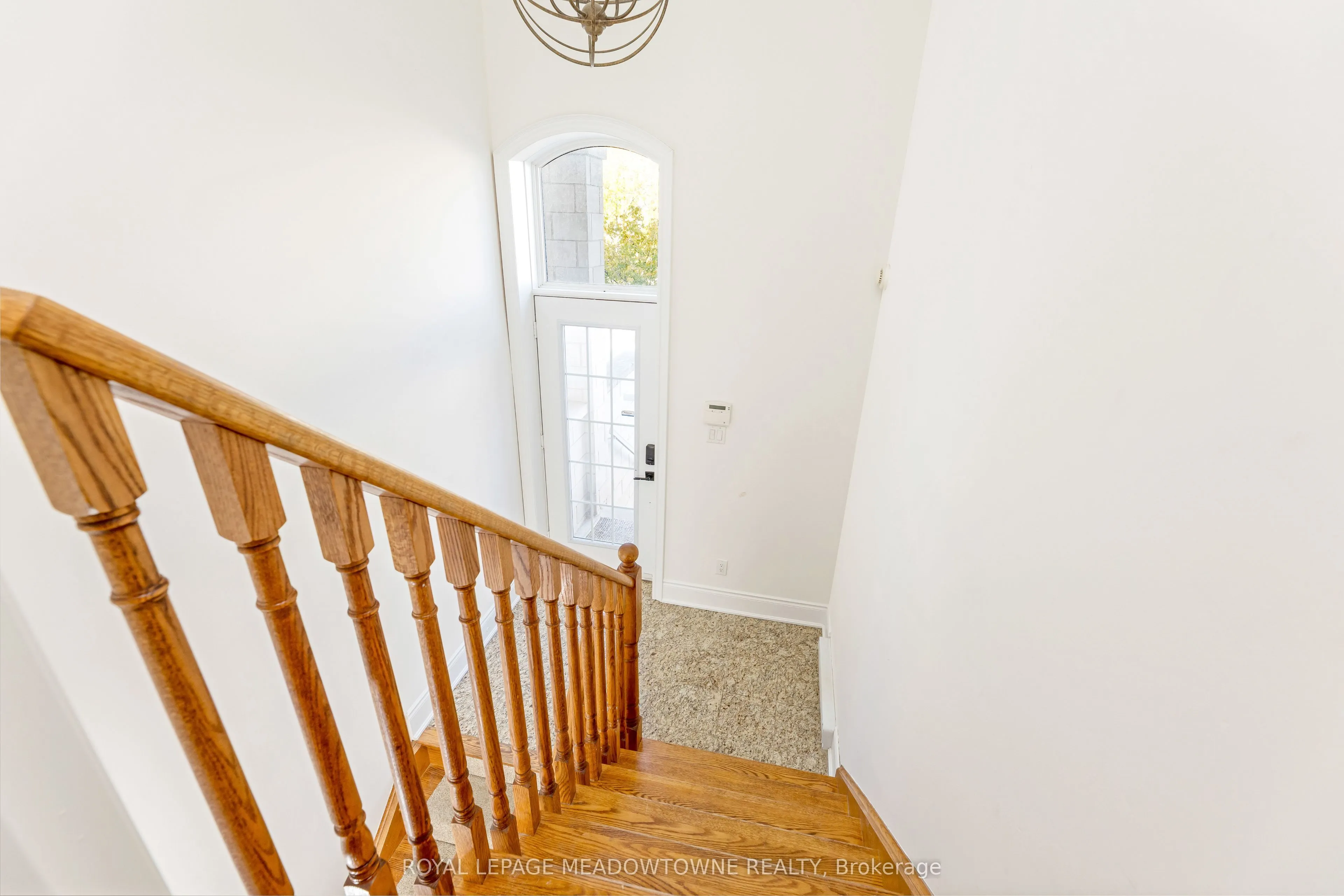 9105 Derry Road W, #Upper