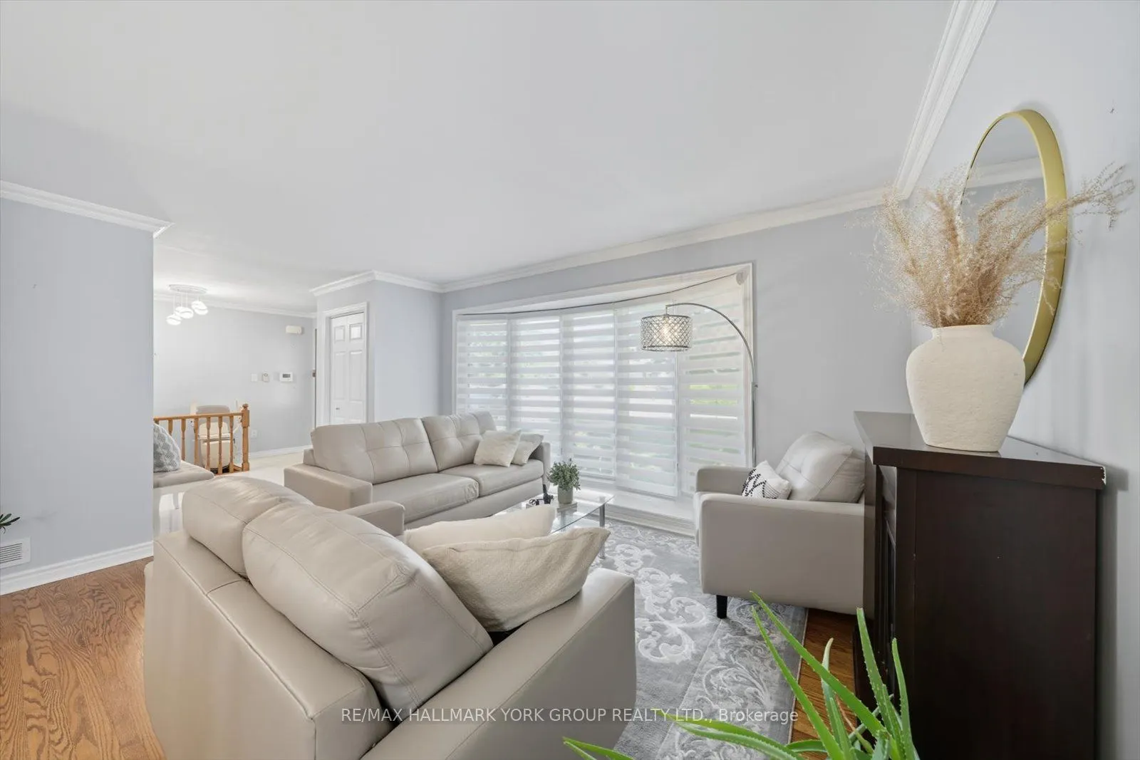 27 Bromley Crescent