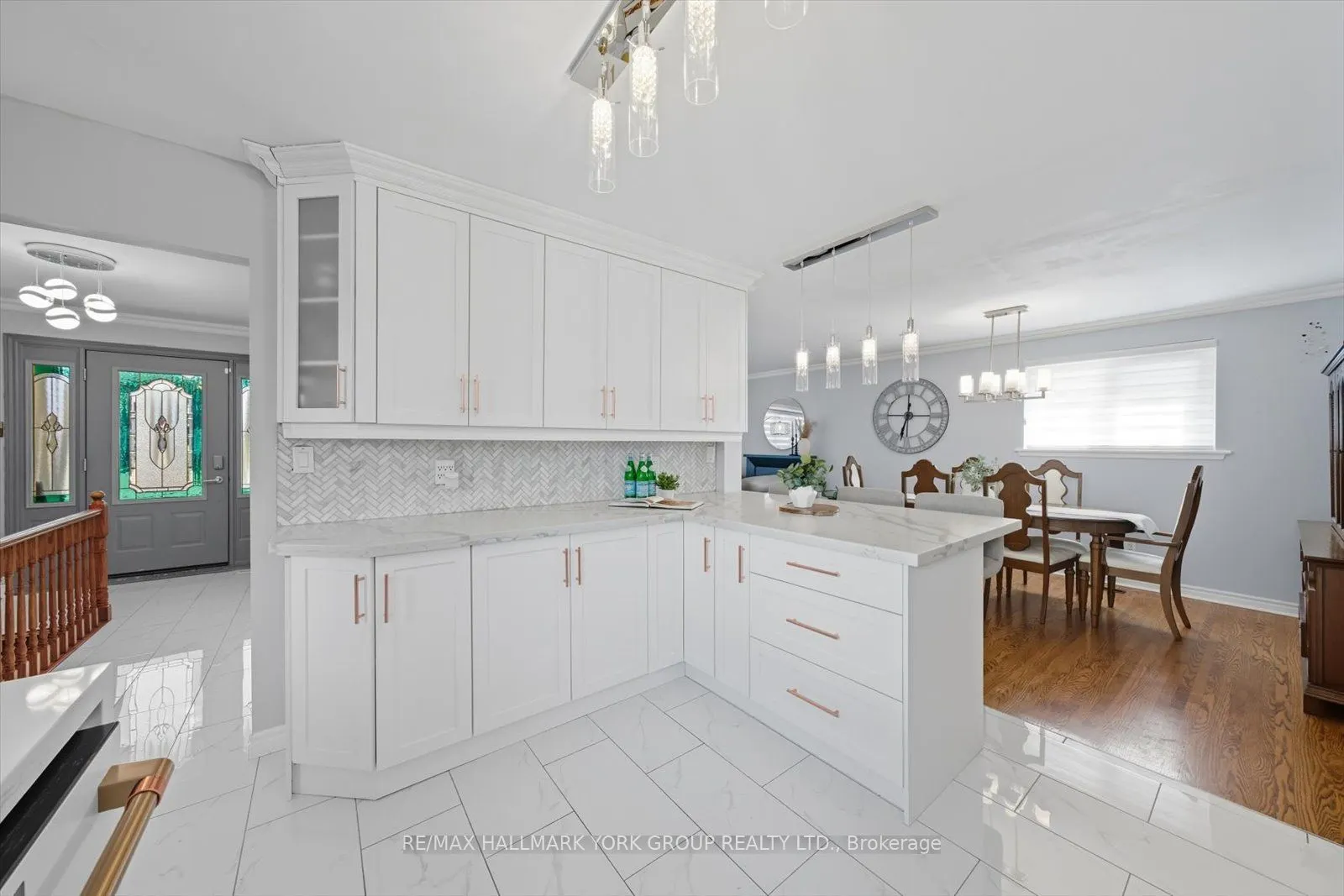 27 Bromley Crescent