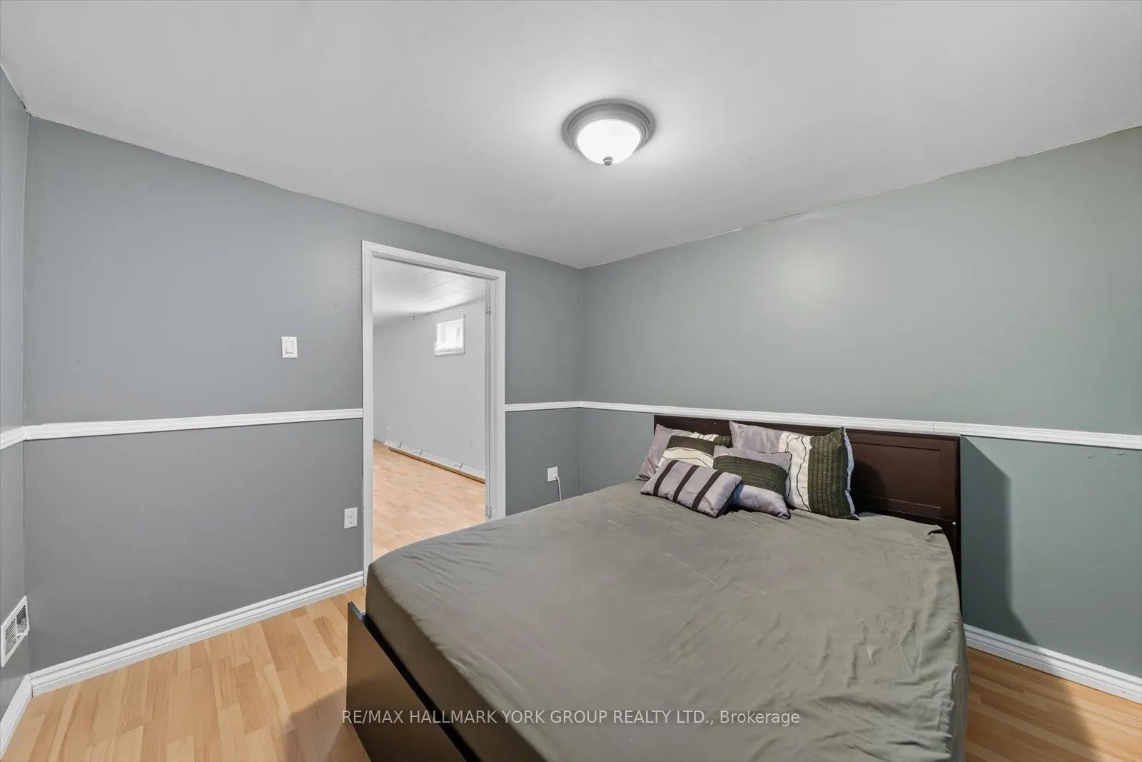 27 Bromley Crescent