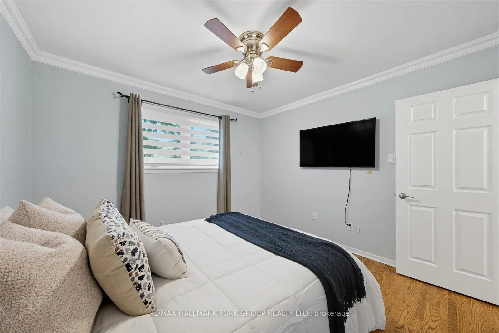 27 Bromley Crescent