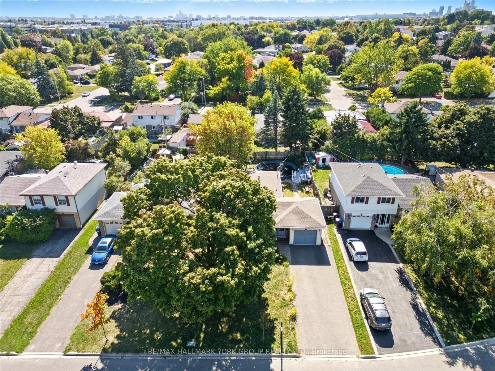 27 Bromley Crescent