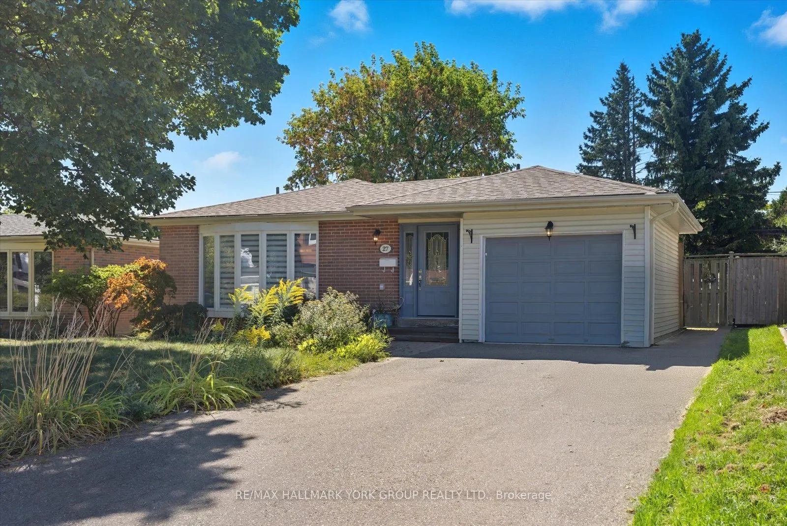 27 Bromley Crescent