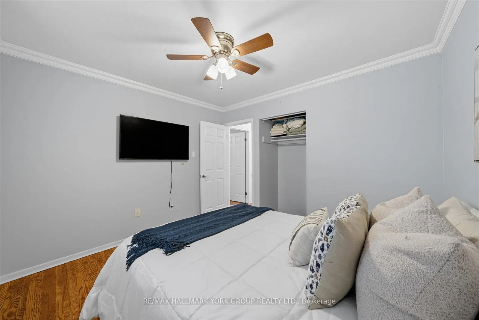 27 Bromley Crescent