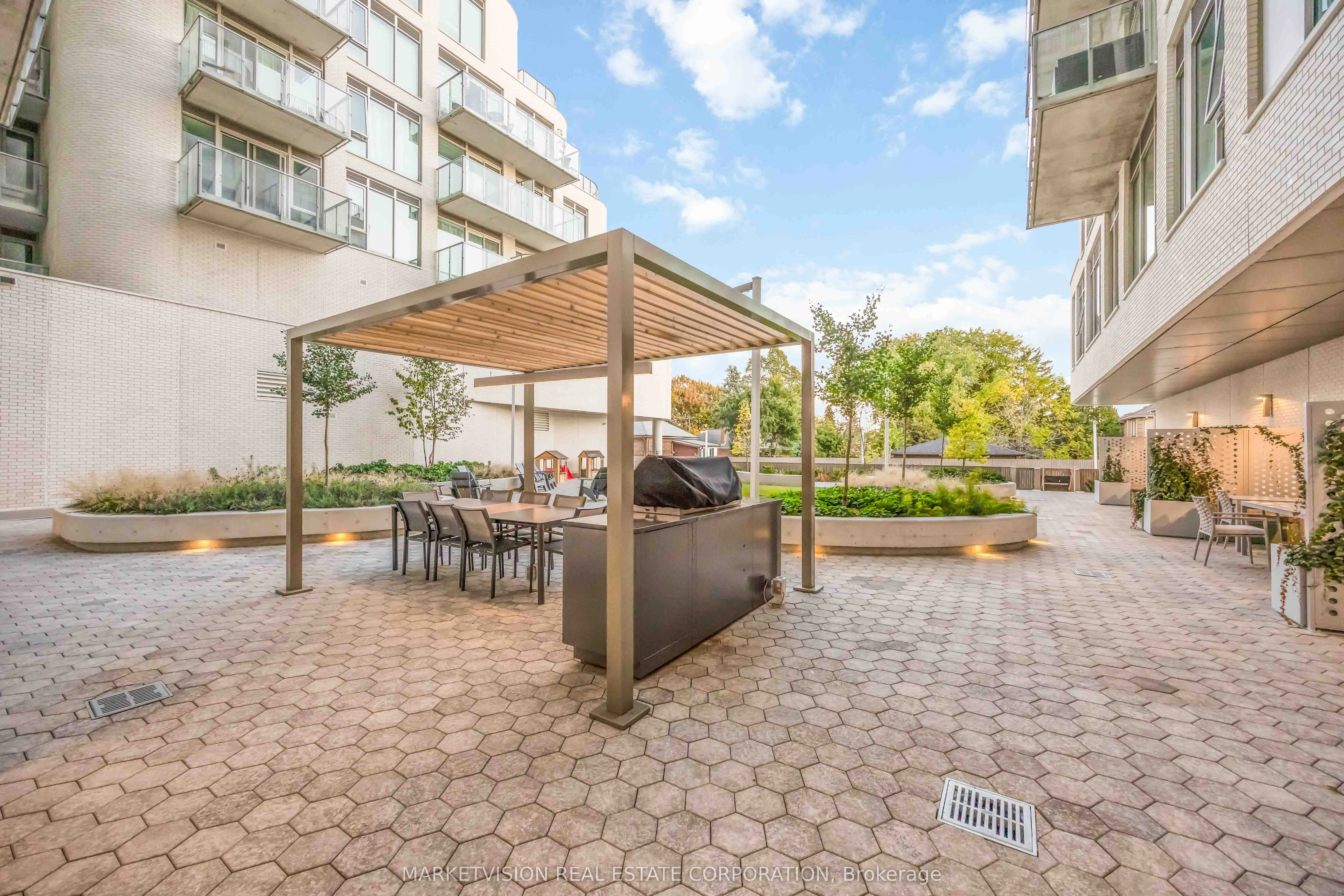 689 The Queensway, #604