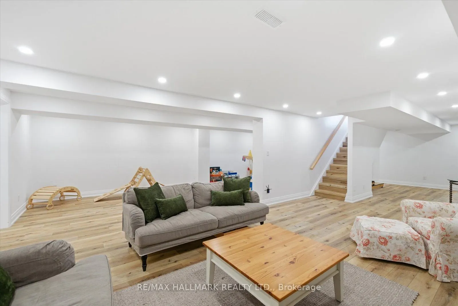 12 Glenn Court