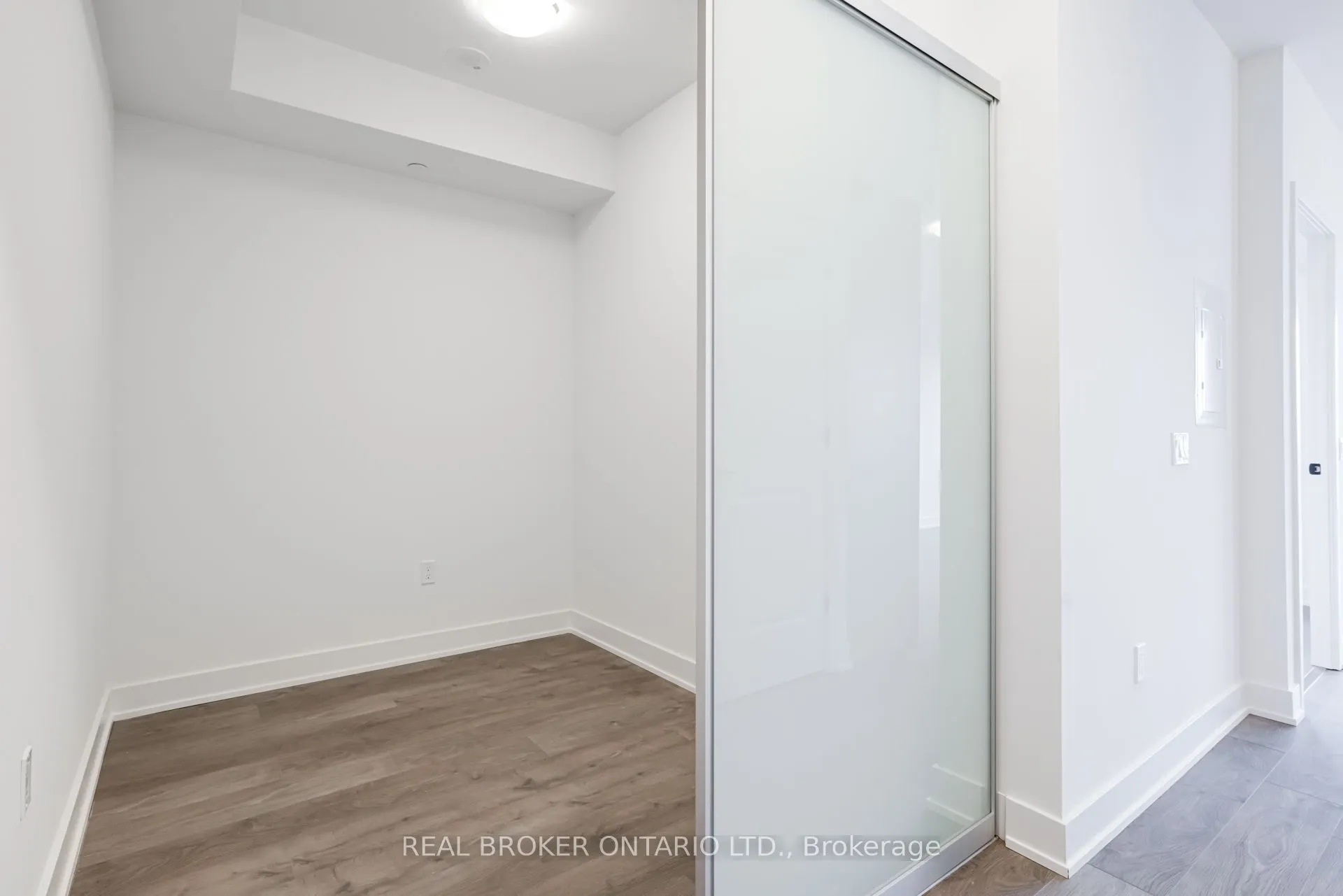 2343 Khalsa Gate W, #436