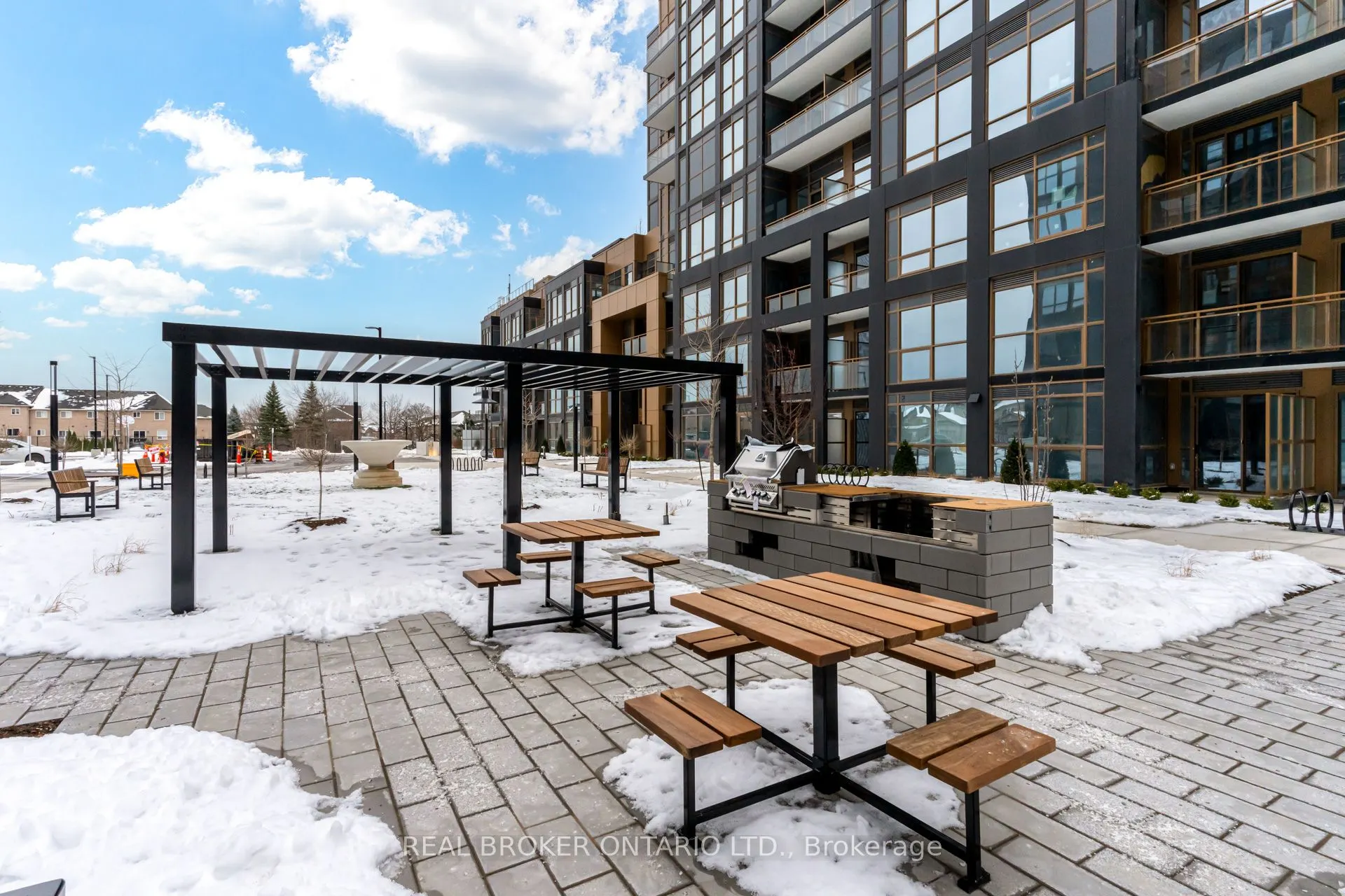 2343 Khalsa Gate W, #436