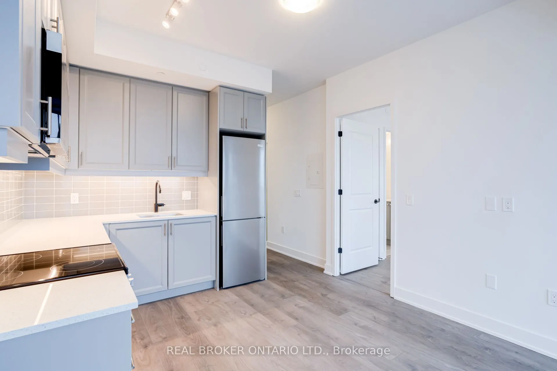 2343 Khalsa Gate W, #436