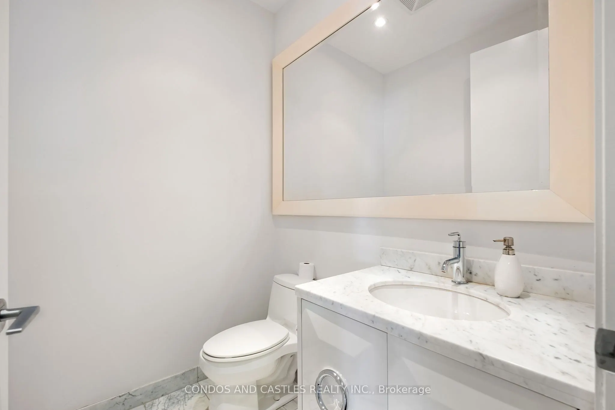 88 Park Lawn Road, #2907