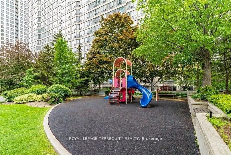 1 Elm Drive W, #1104