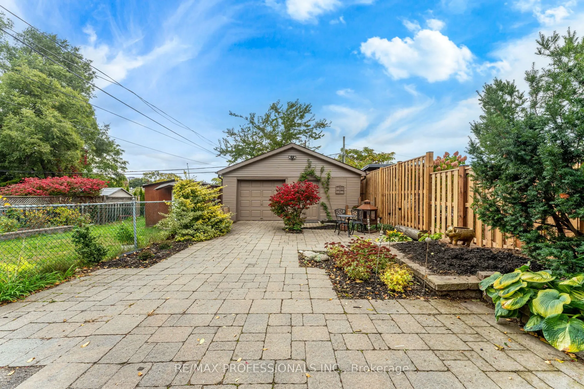 37 Lavinia Avenue