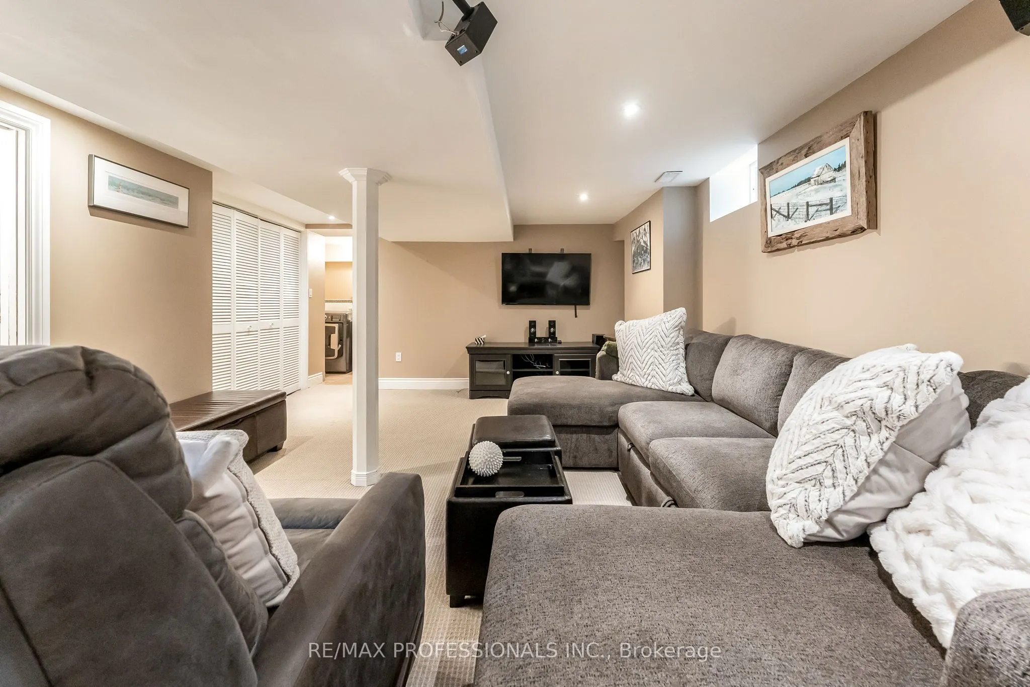 37 Lavinia Avenue